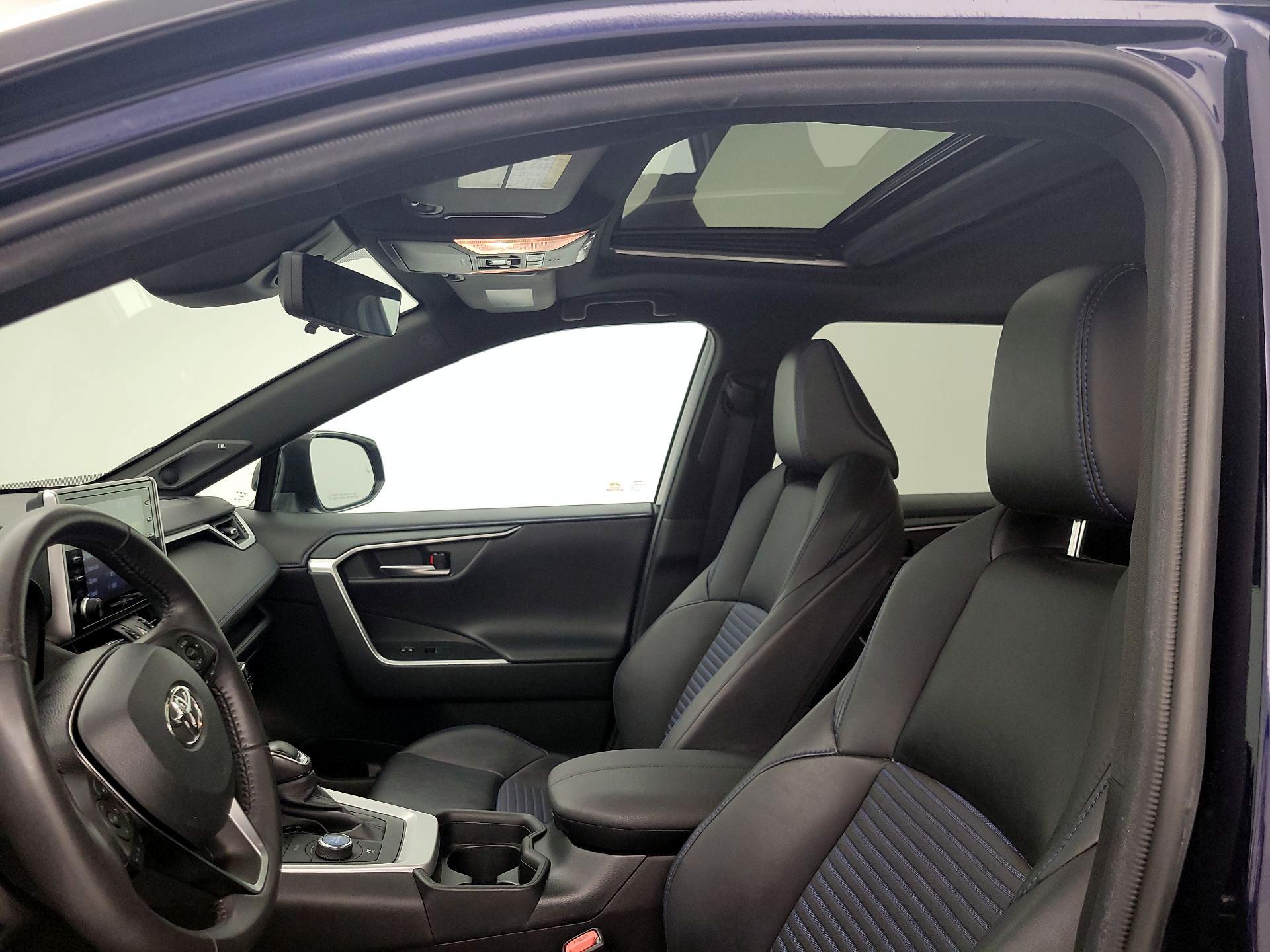 Thumbnail: 2020 Toyota RAV4 - 20