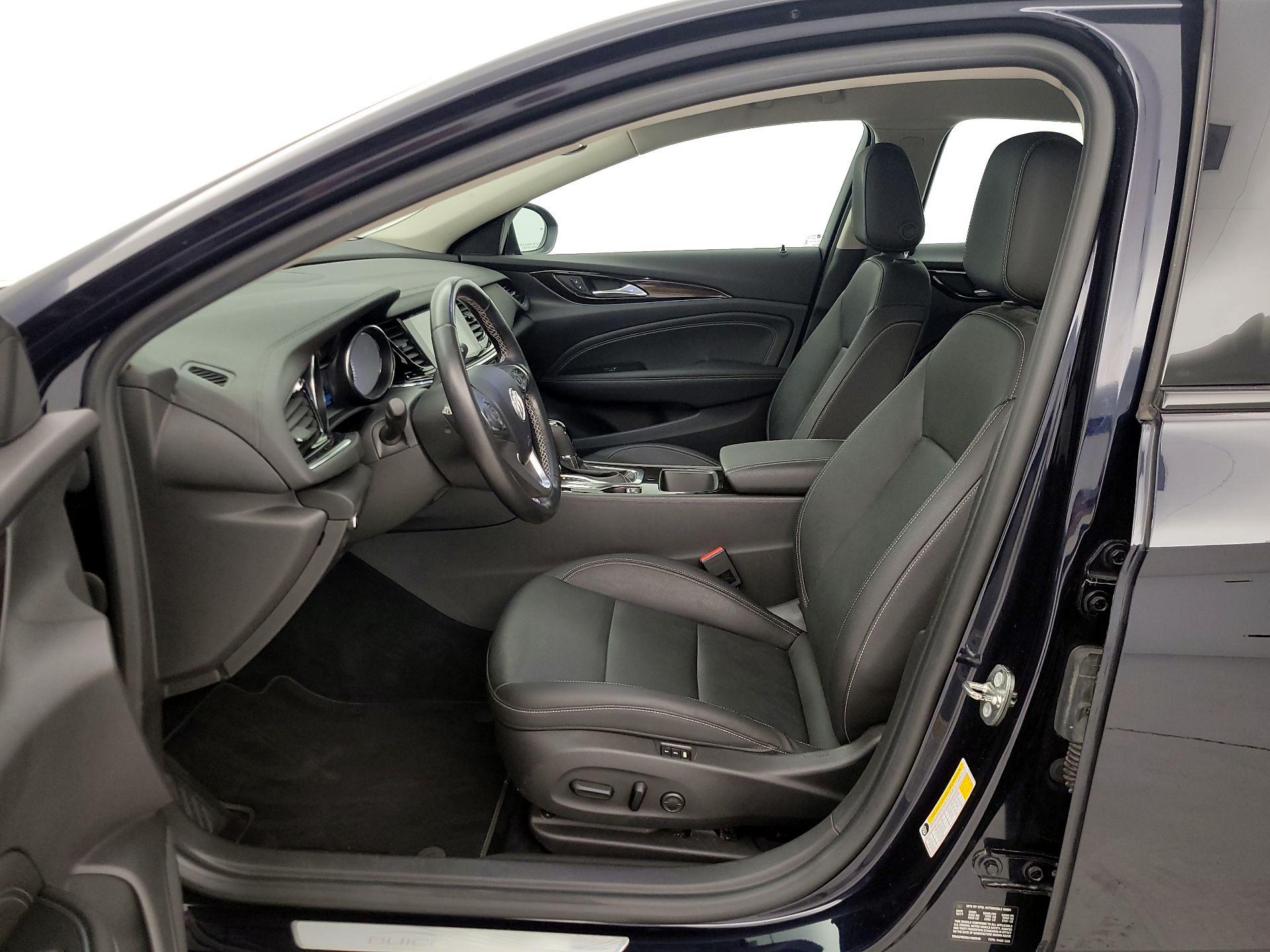 Thumbnail: 2018 Buick Regal - 11