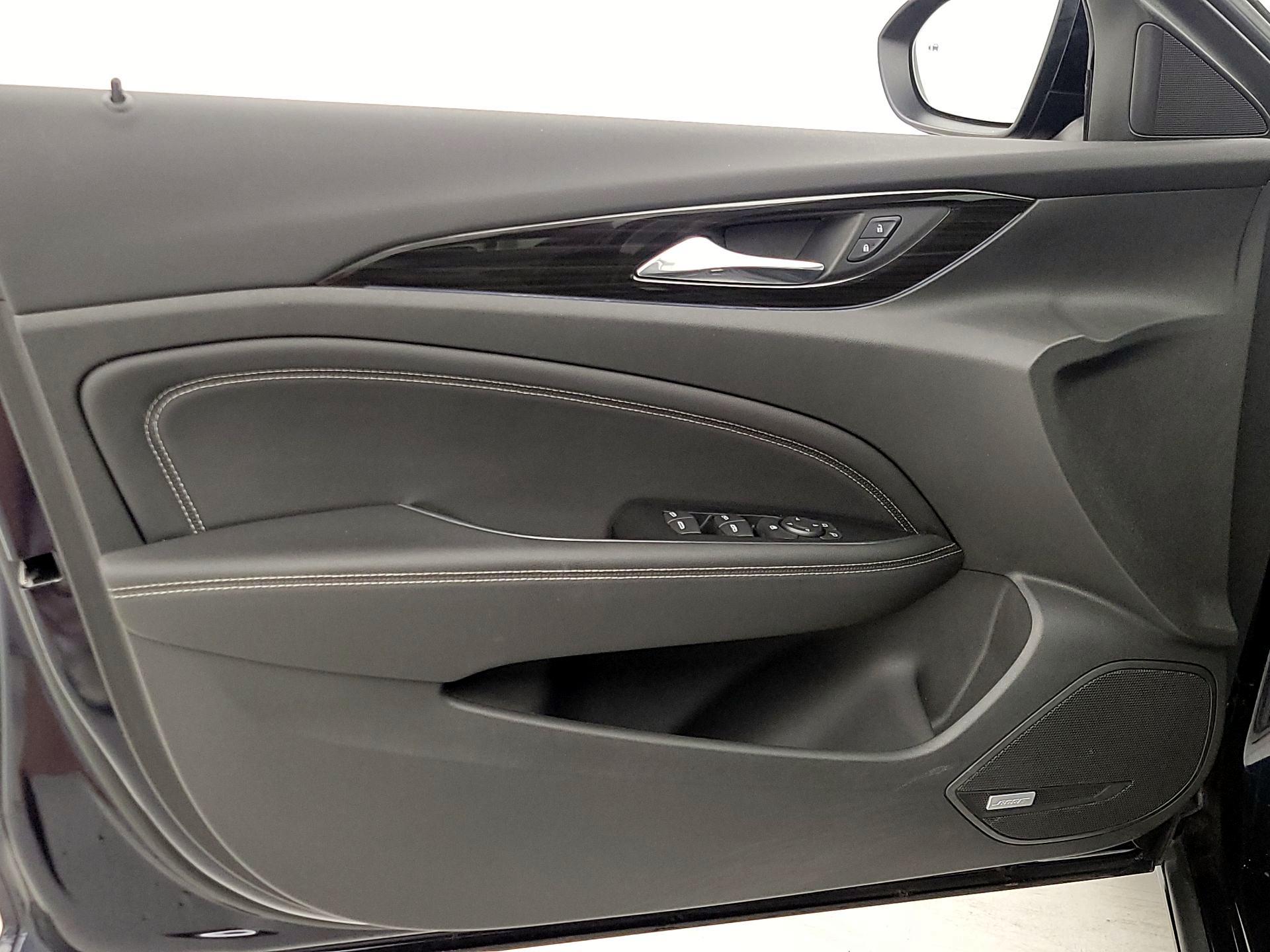 Thumbnail: 2018 Buick Regal - 12