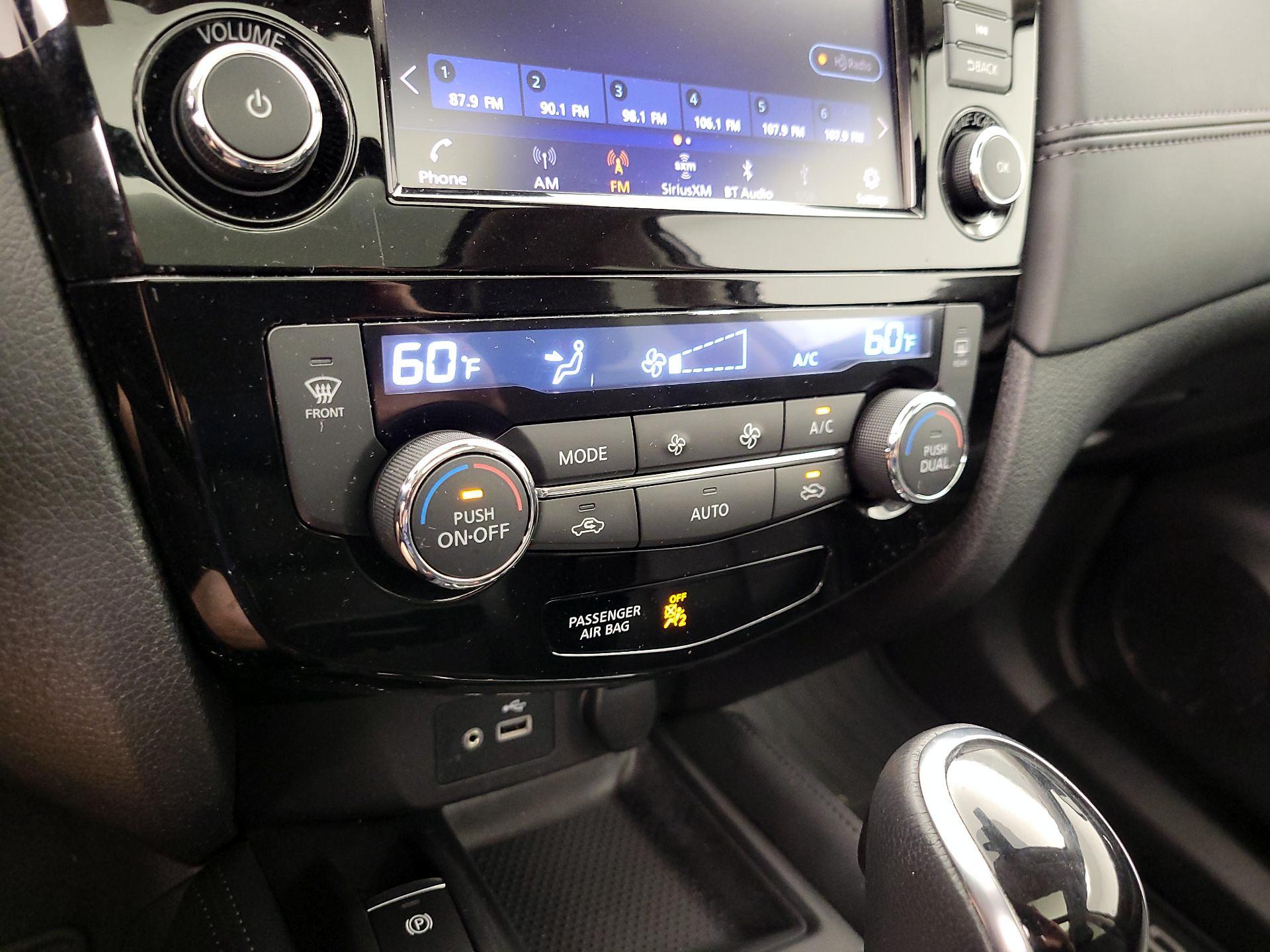 Thumbnail: 2019 Nissan Rogue - 16
