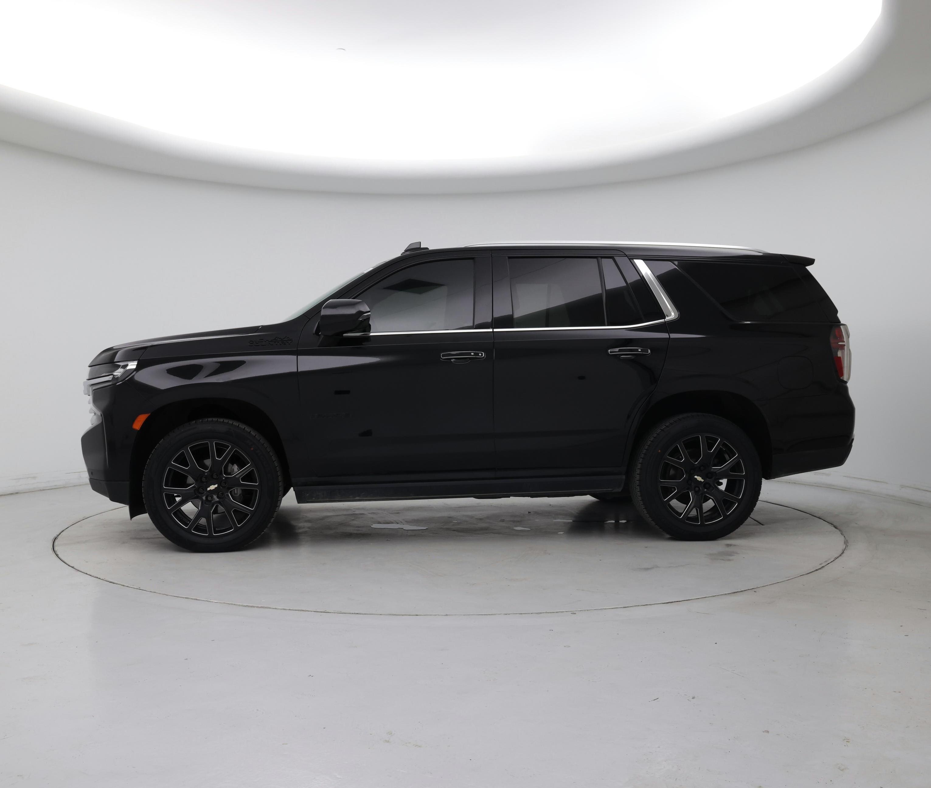 Thumbnail: 2021 Chevrolet Tahoe - 3