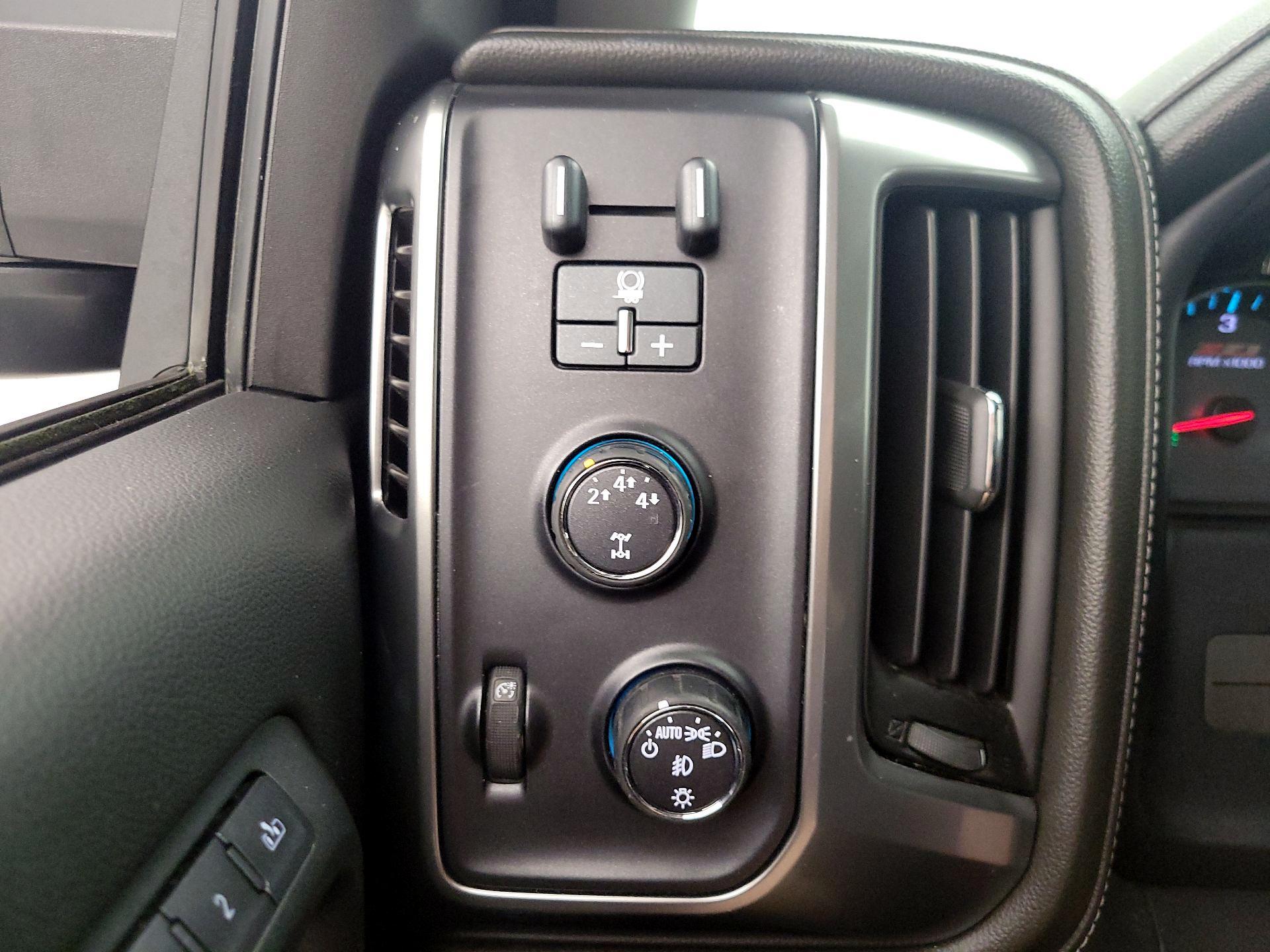Thumbnail: 2015 Chevrolet Silverado 2500 - 13