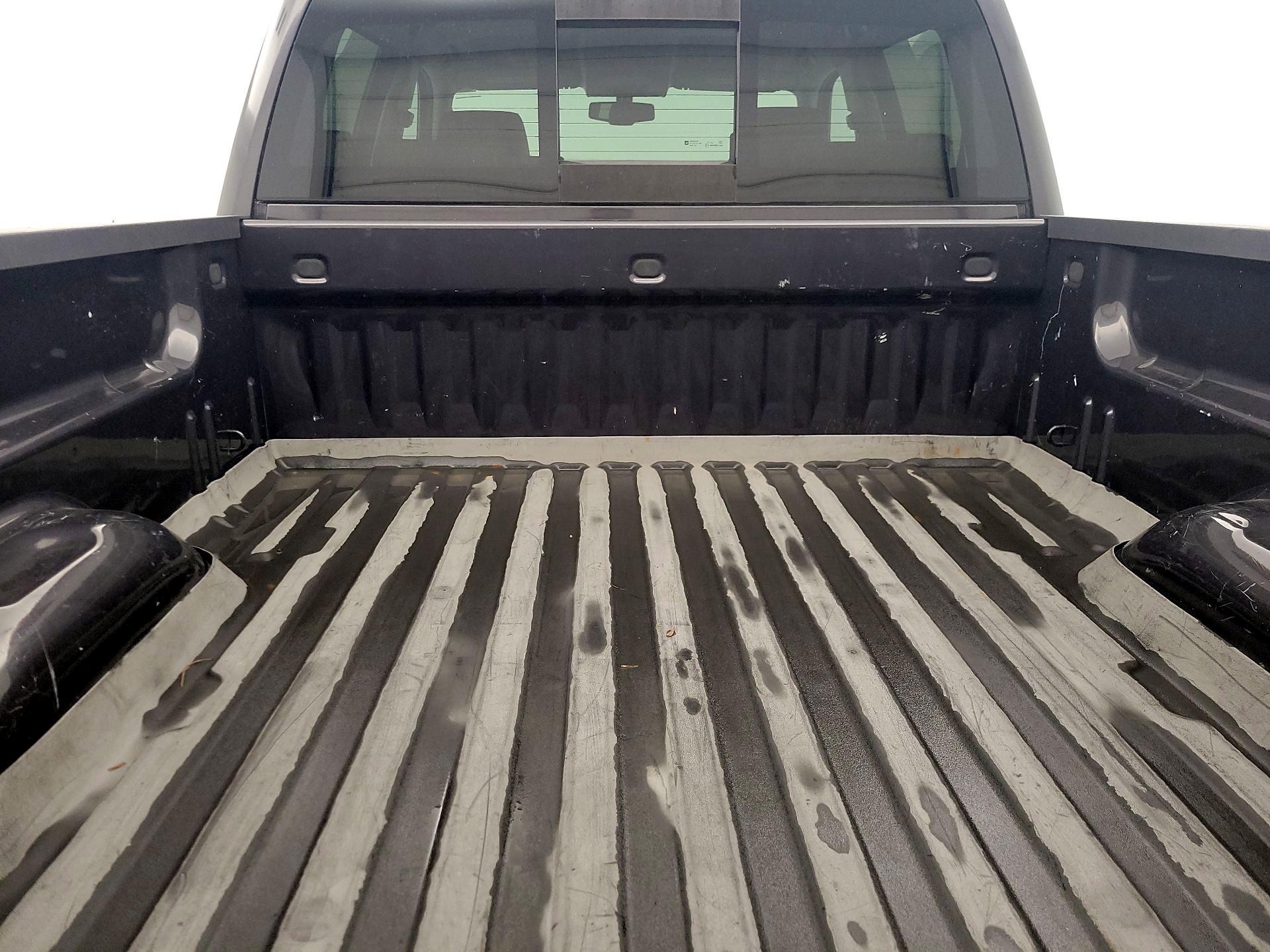 Thumbnail: 2015 Chevrolet Silverado 2500 - 20