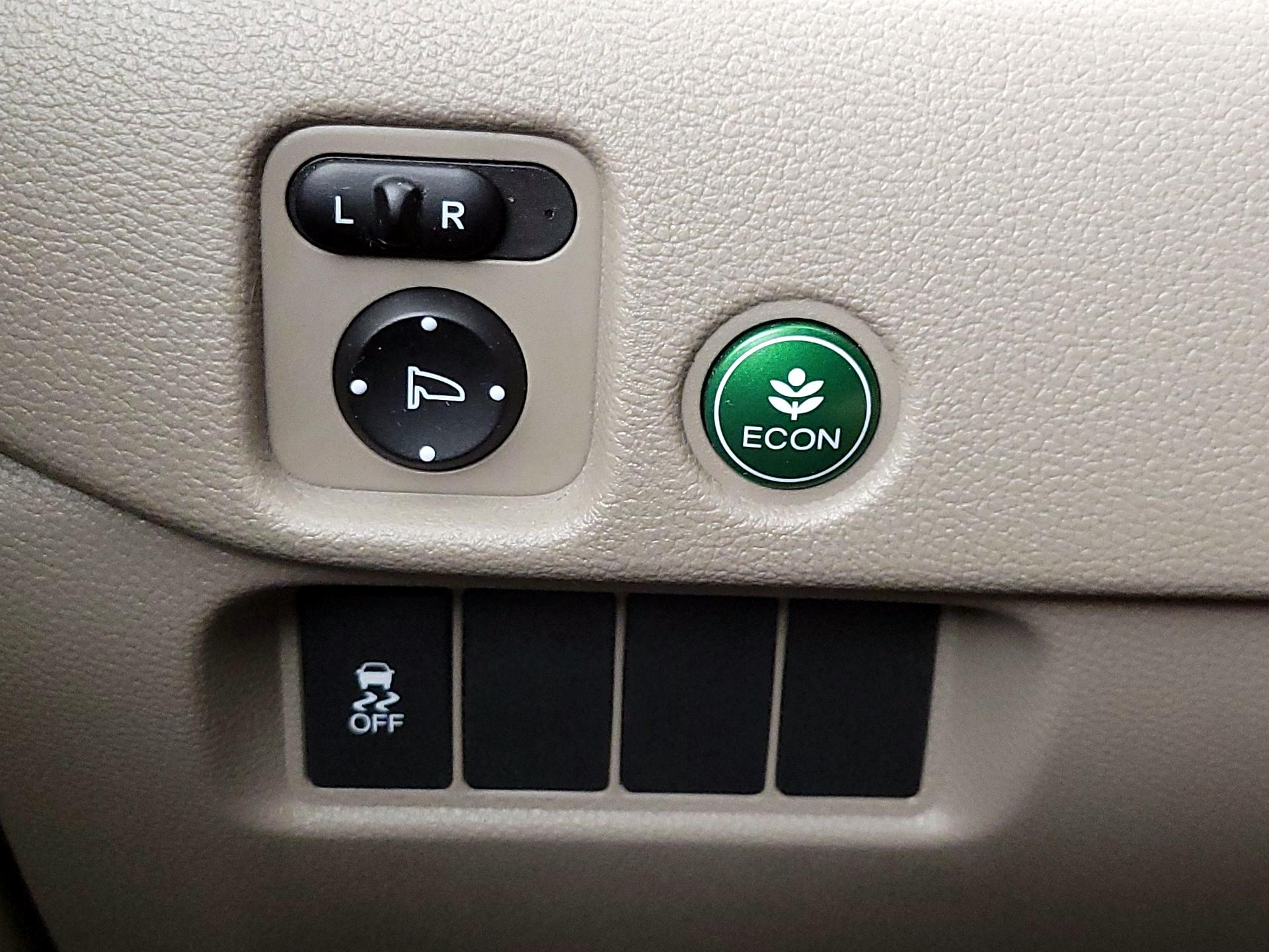 Thumbnail: 2016 Honda Pilot - 13