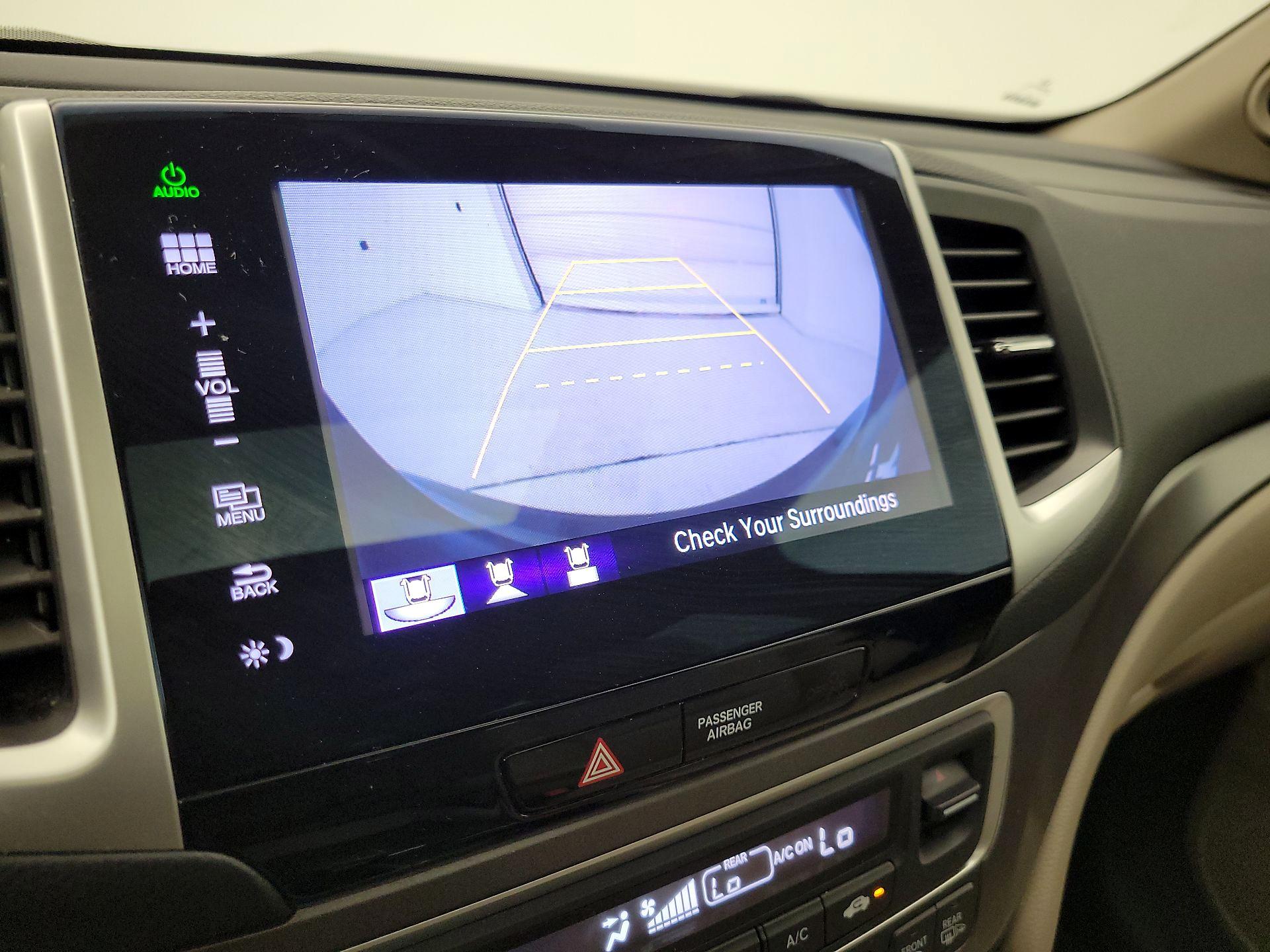 Thumbnail: 2016 Honda Pilot - 14