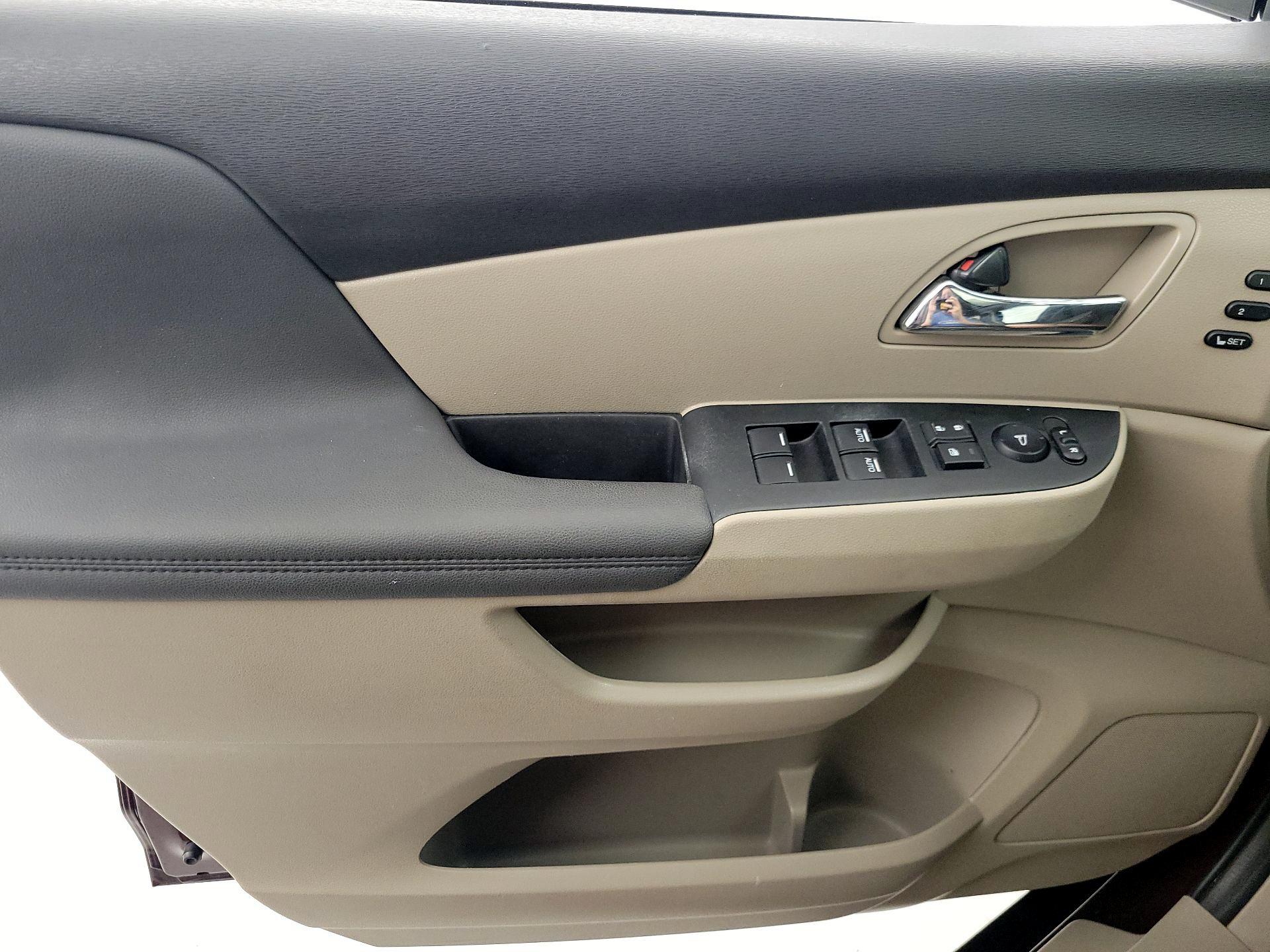 Thumbnail: 2015 Honda Odyssey - 12