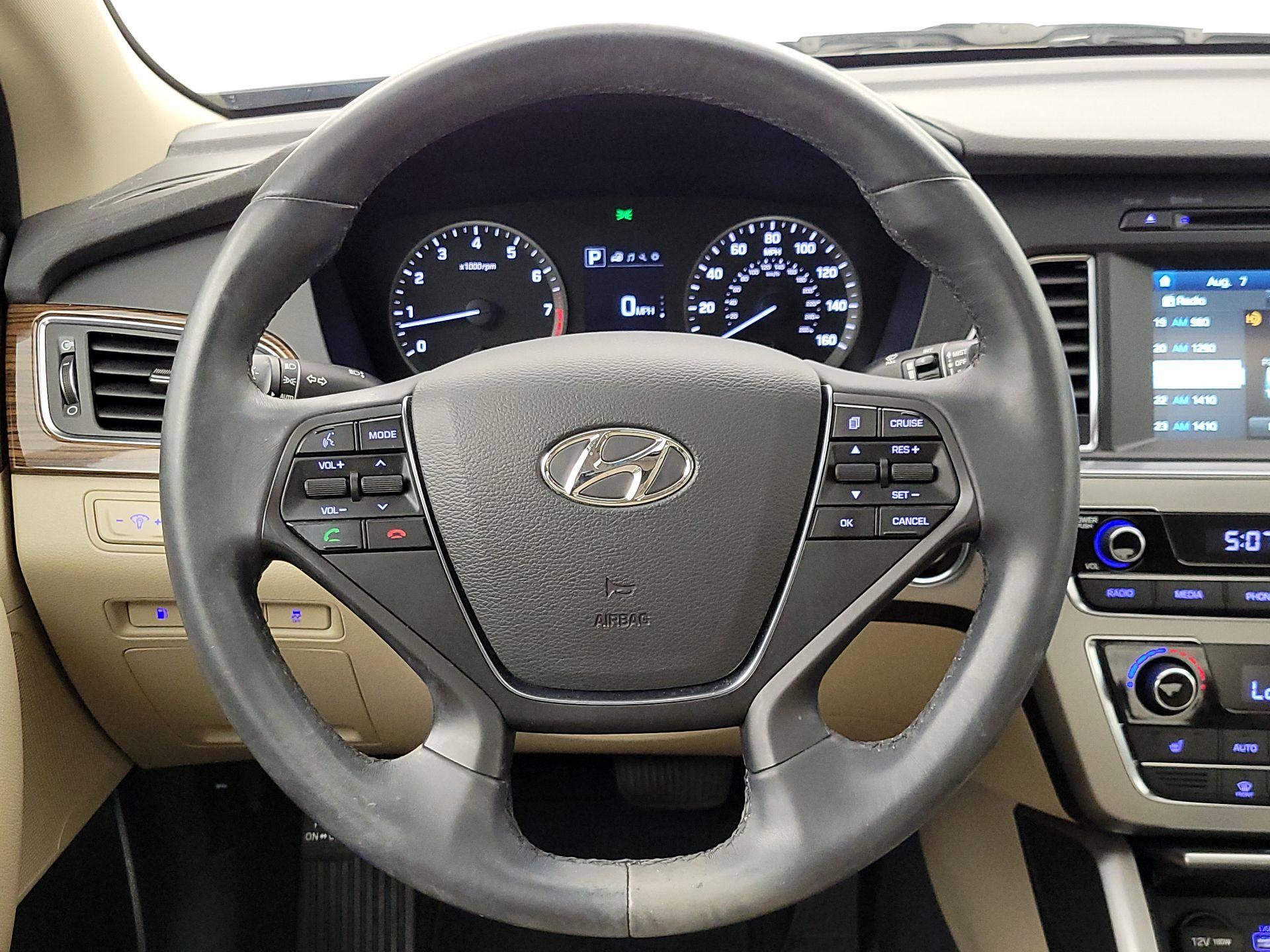 Thumbnail: 2016 Hyundai Sonata - 10