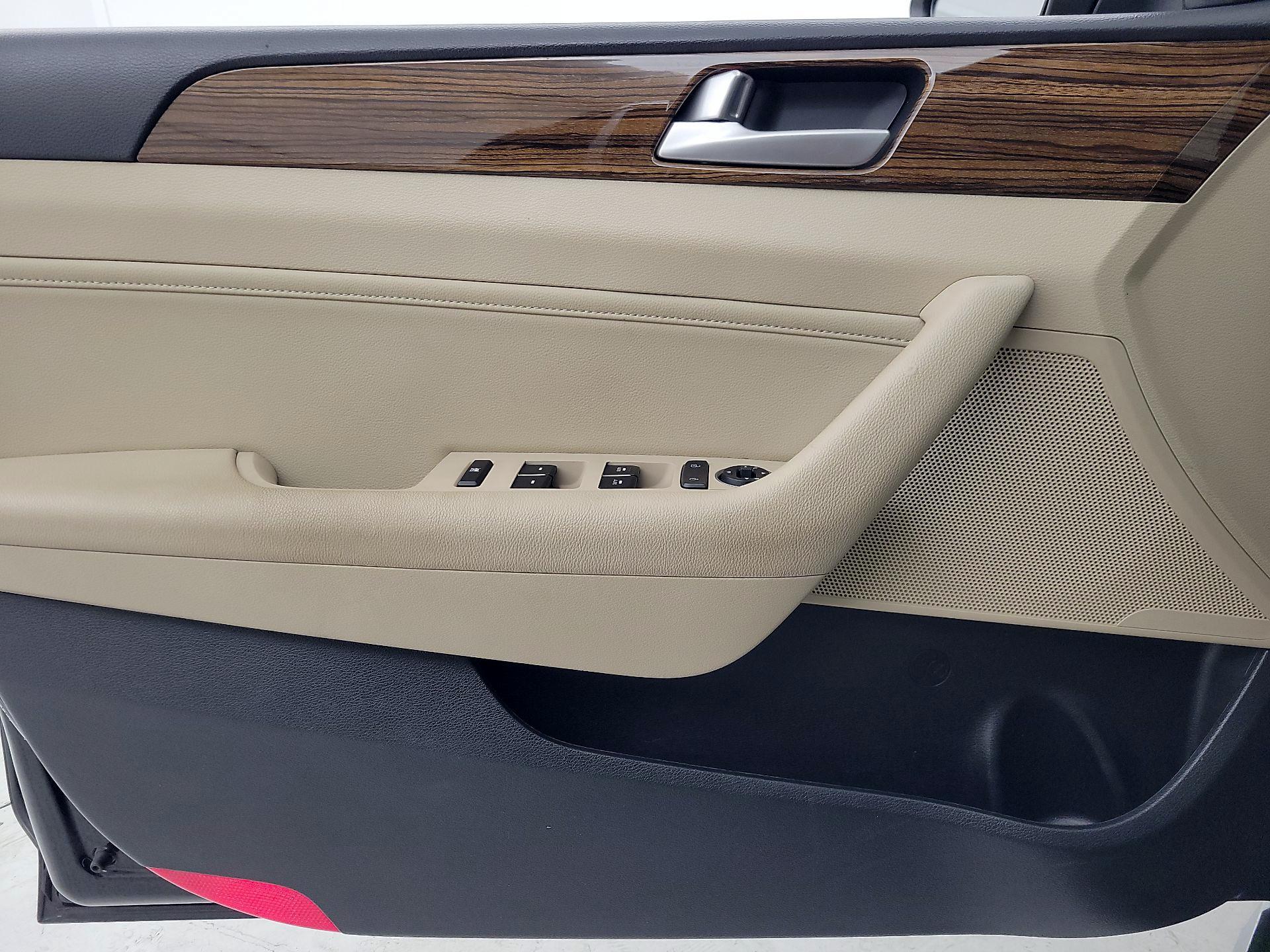Thumbnail: 2016 Hyundai Sonata - 12