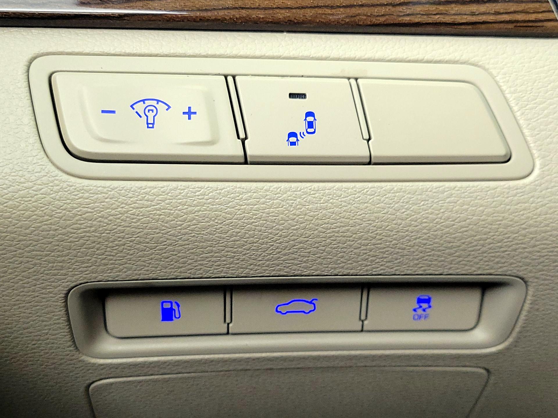 Thumbnail: 2016 Hyundai Sonata - 13