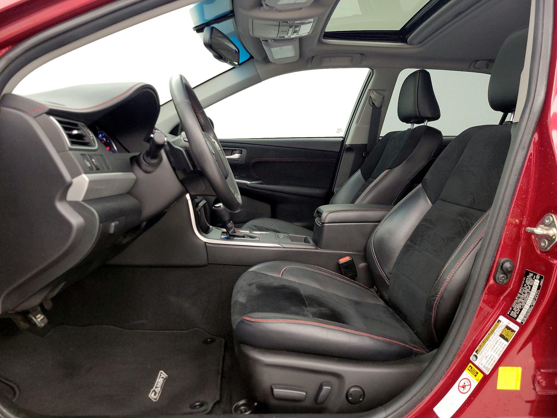 Thumbnail: 2016 Toyota Camry - 11