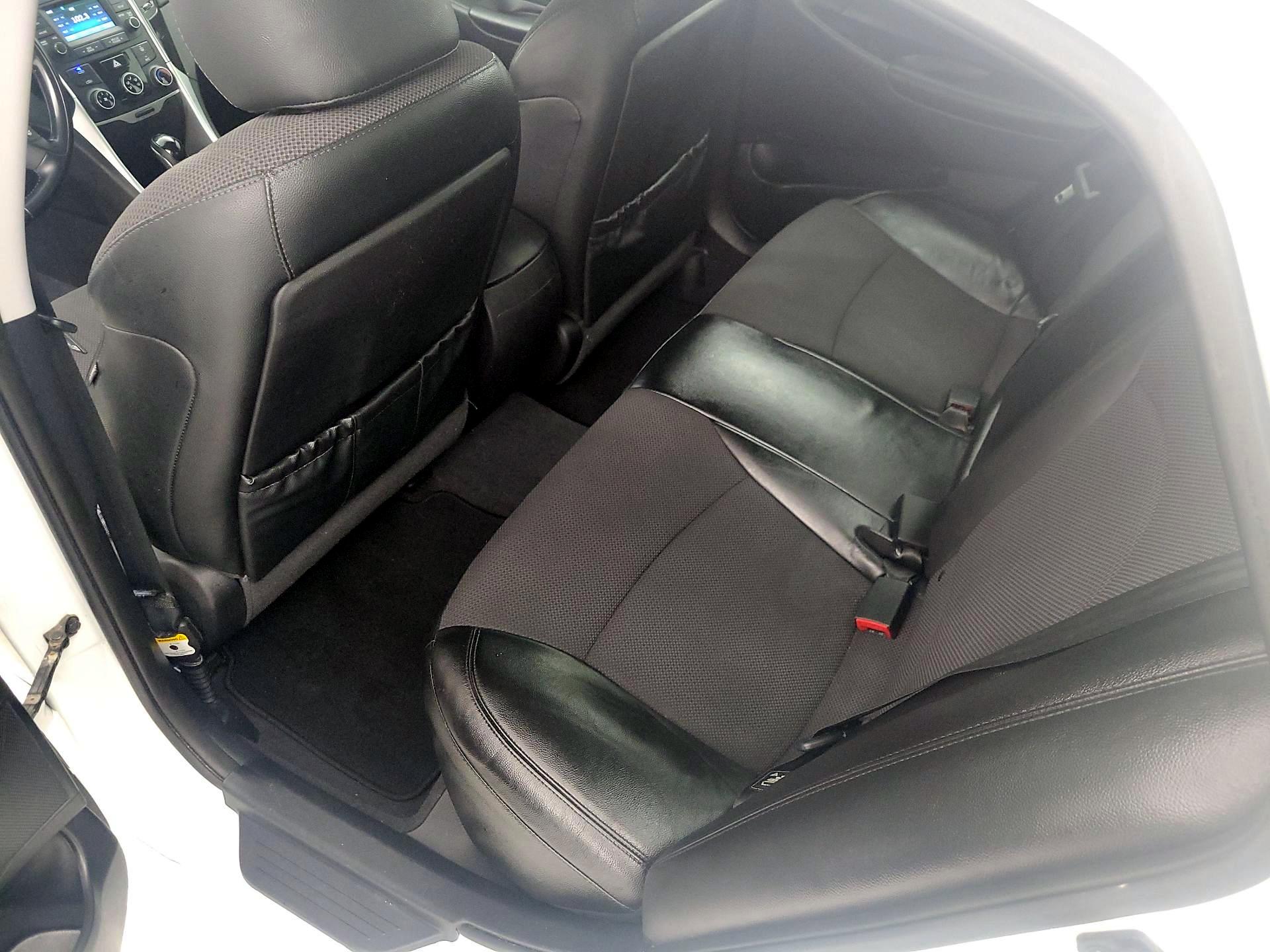 Thumbnail: 2014 Hyundai Sonata - 19