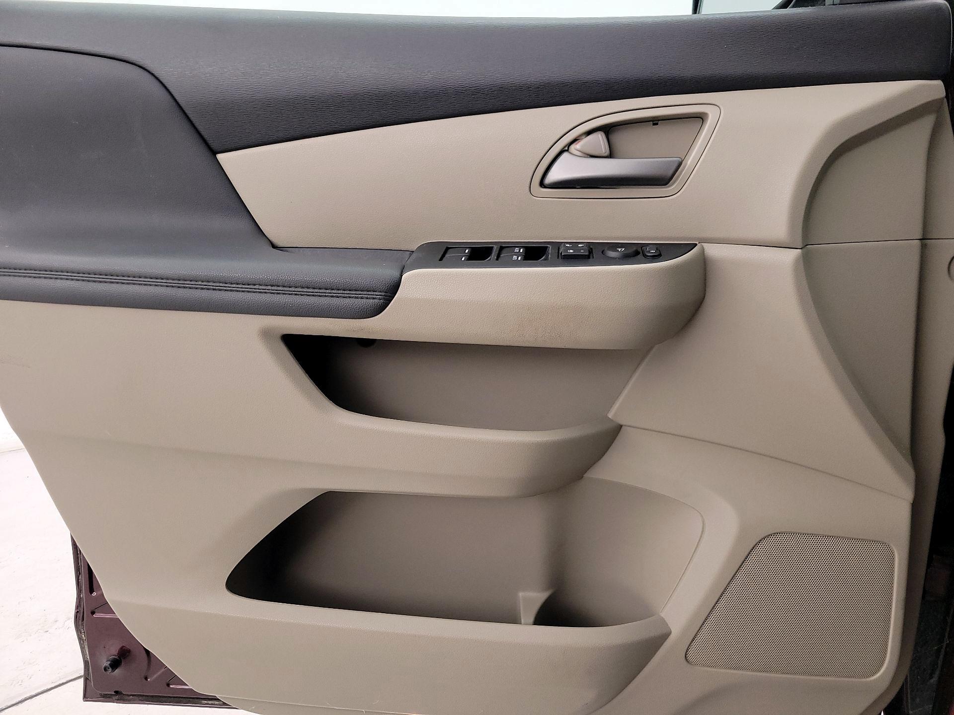 Thumbnail: 2013 Honda Odyssey - 12