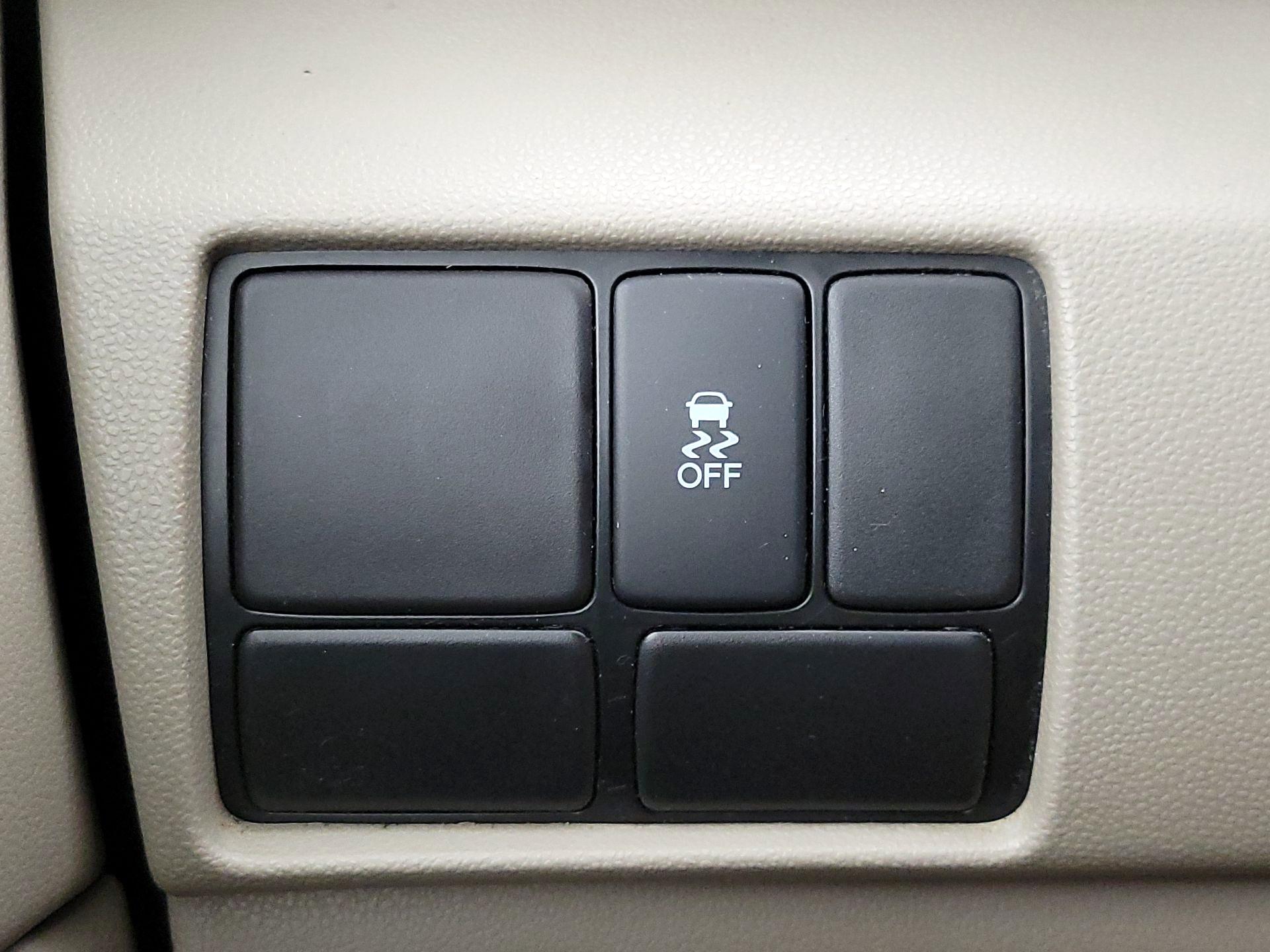 Thumbnail: 2013 Honda Odyssey - 13