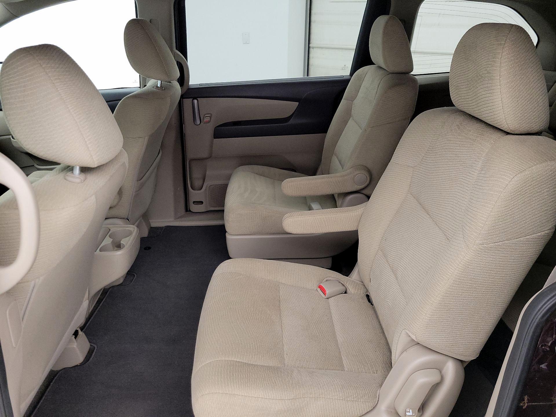 Thumbnail: 2013 Honda Odyssey - 19