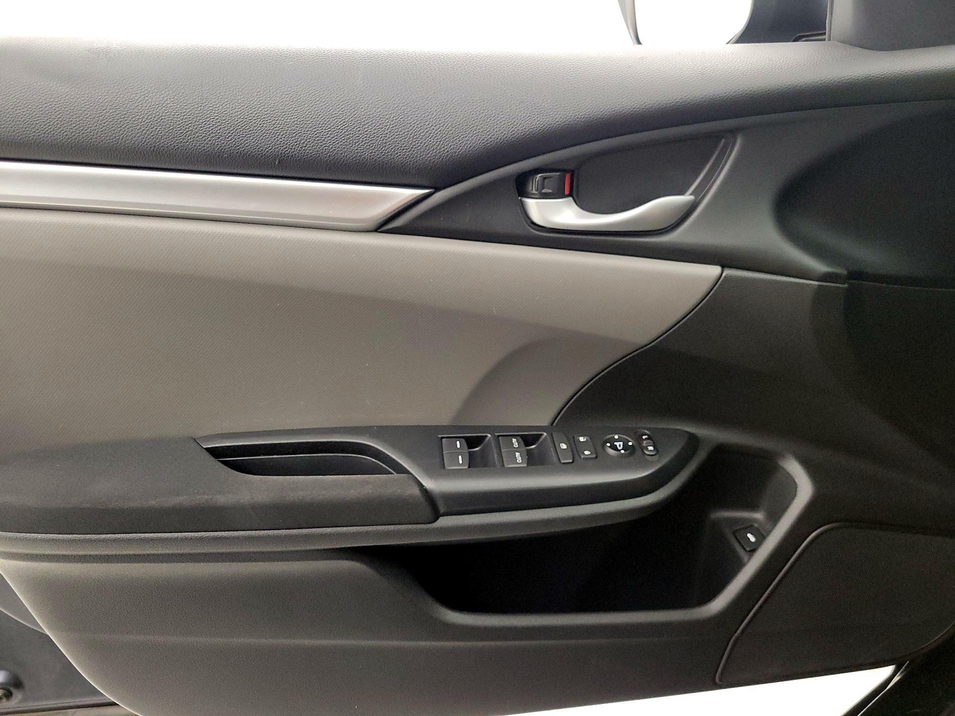 Thumbnail: 2016 Honda Civic - 12