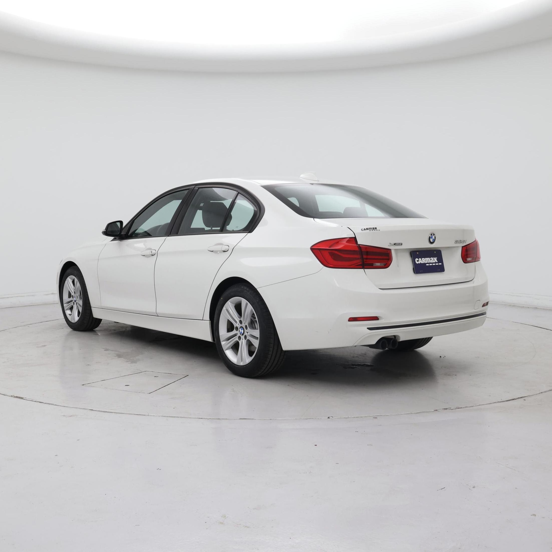 Thumbnail: 2016 BMW 3 Series - 2