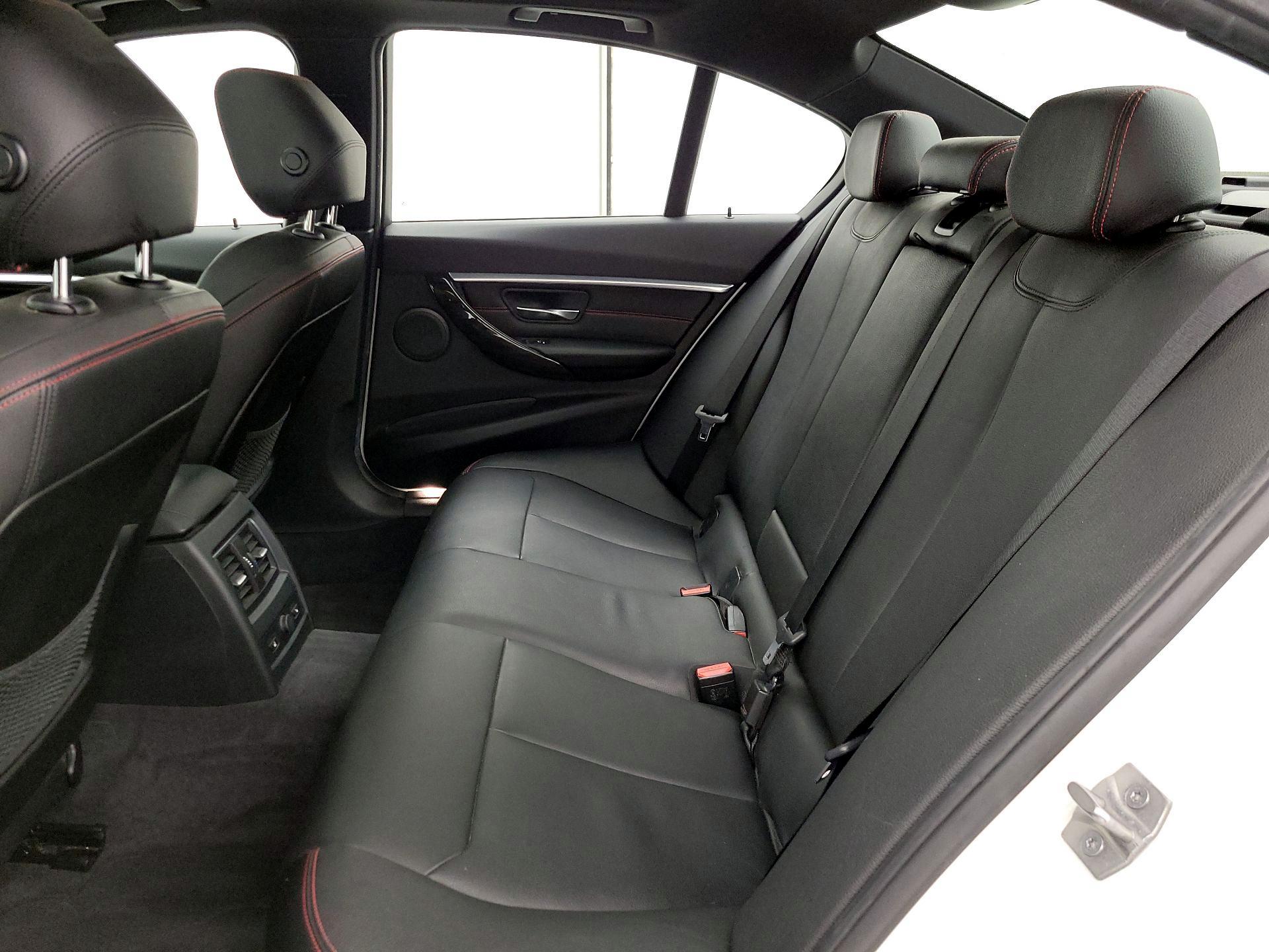 Thumbnail: 2016 BMW 3 Series - 20