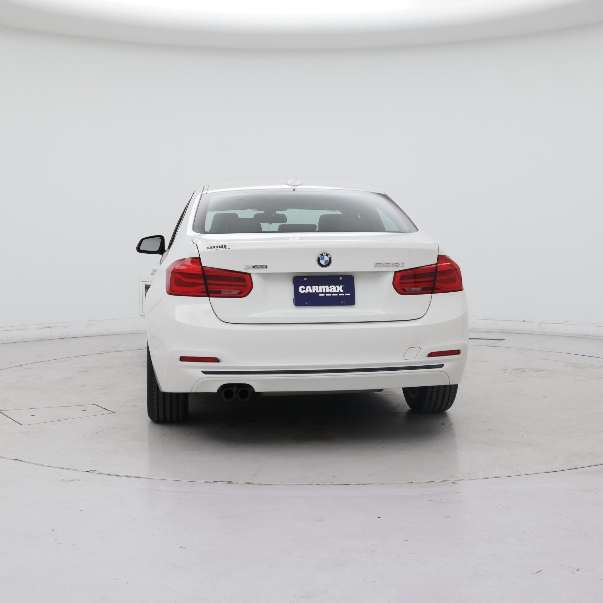 Thumbnail: 2016 BMW 3 Series - 6