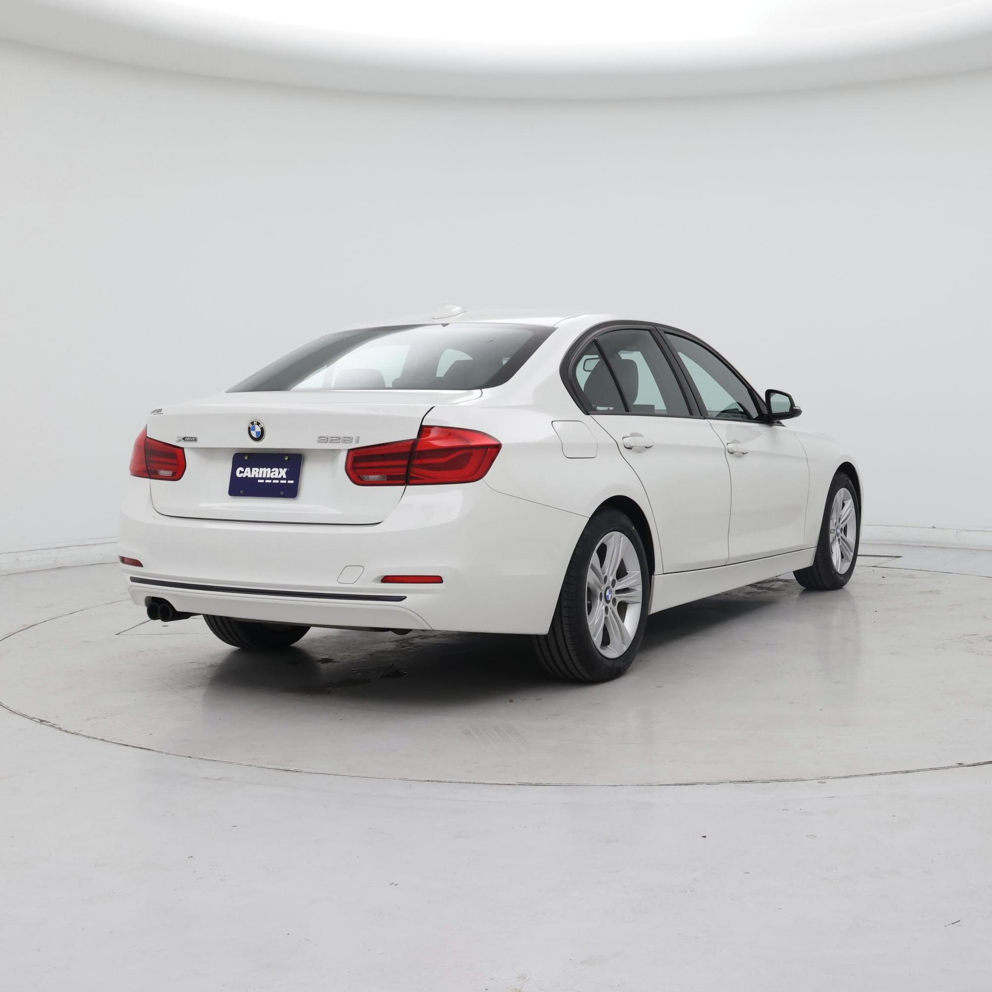 Thumbnail: 2016 BMW 3 Series - 8