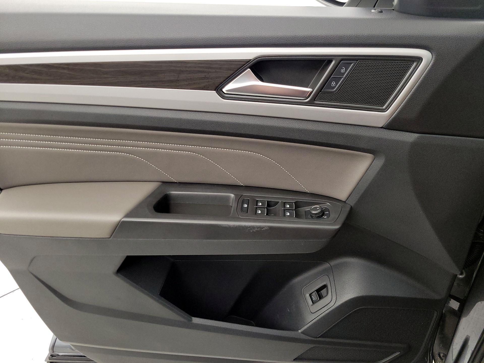 Thumbnail: 2023 Volkswagen Atlas - 12