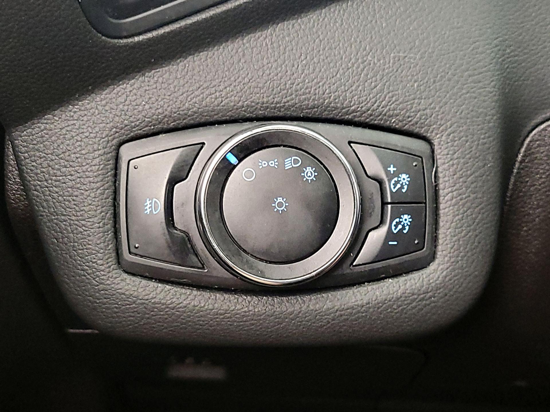 Thumbnail: 2015 Ford Escape - 13