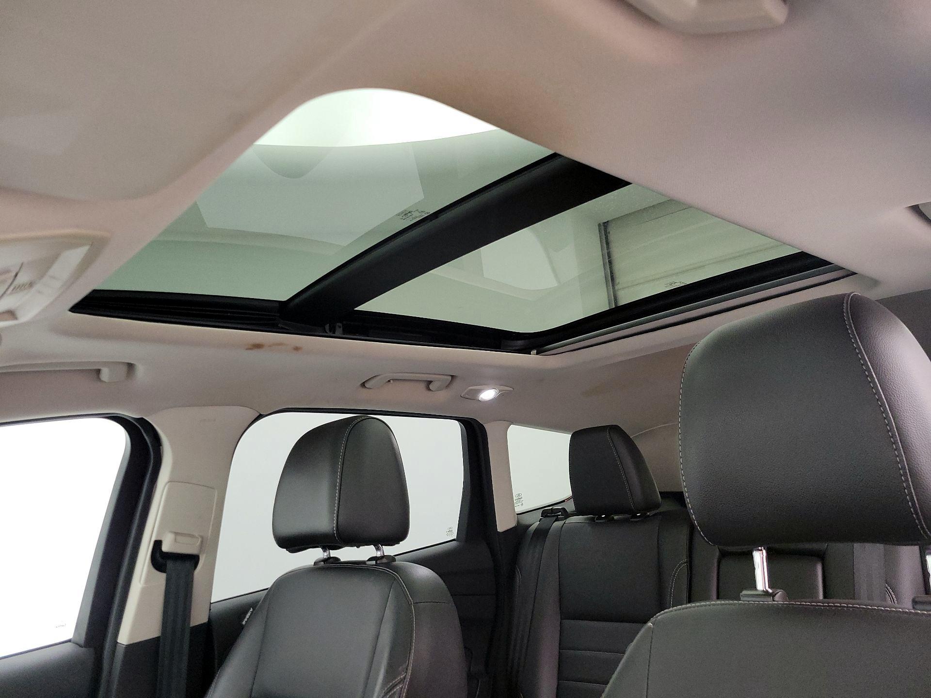 Thumbnail: 2015 Ford Escape - 19