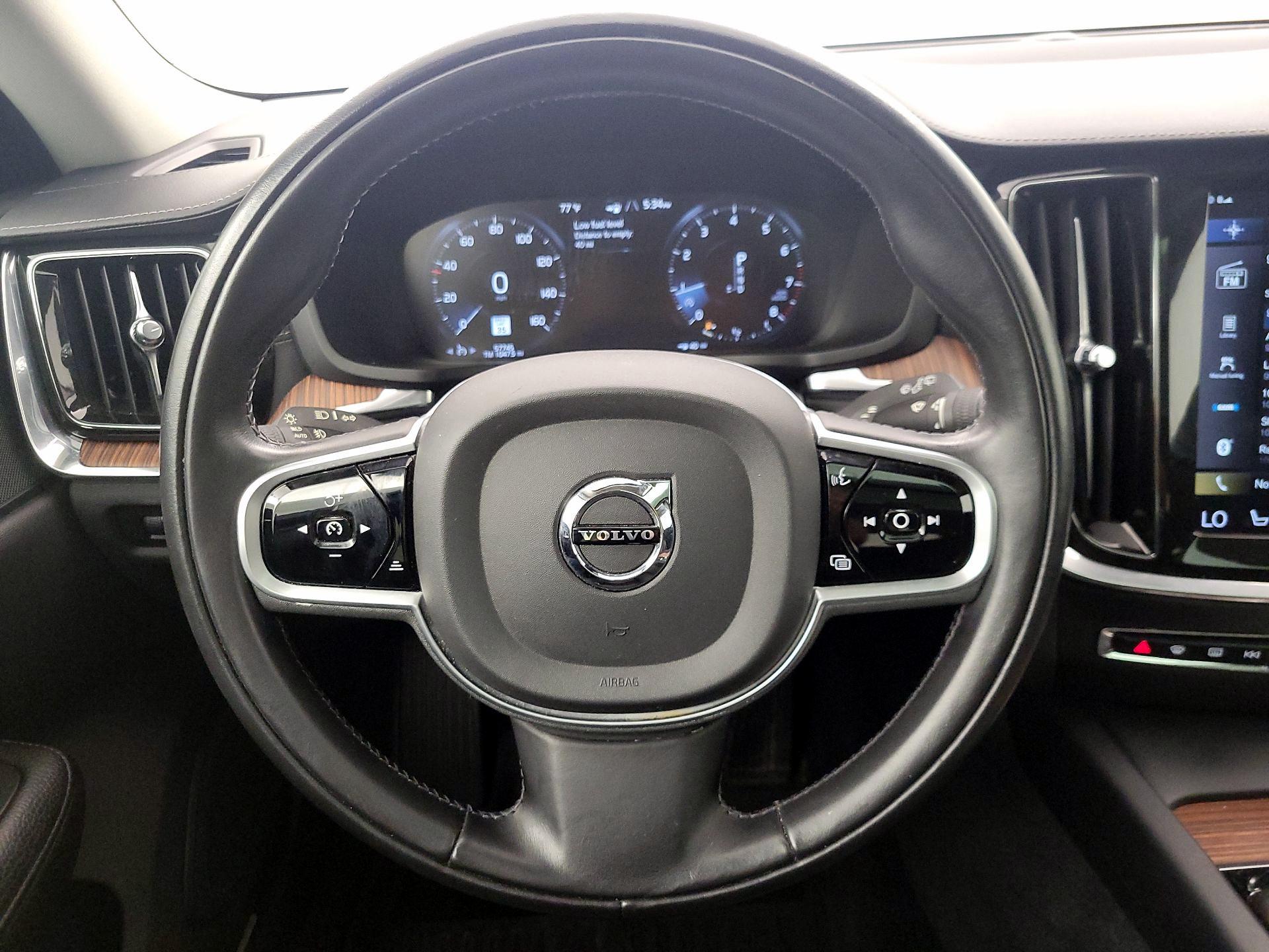 Thumbnail: 2020 Volvo S60 - 10