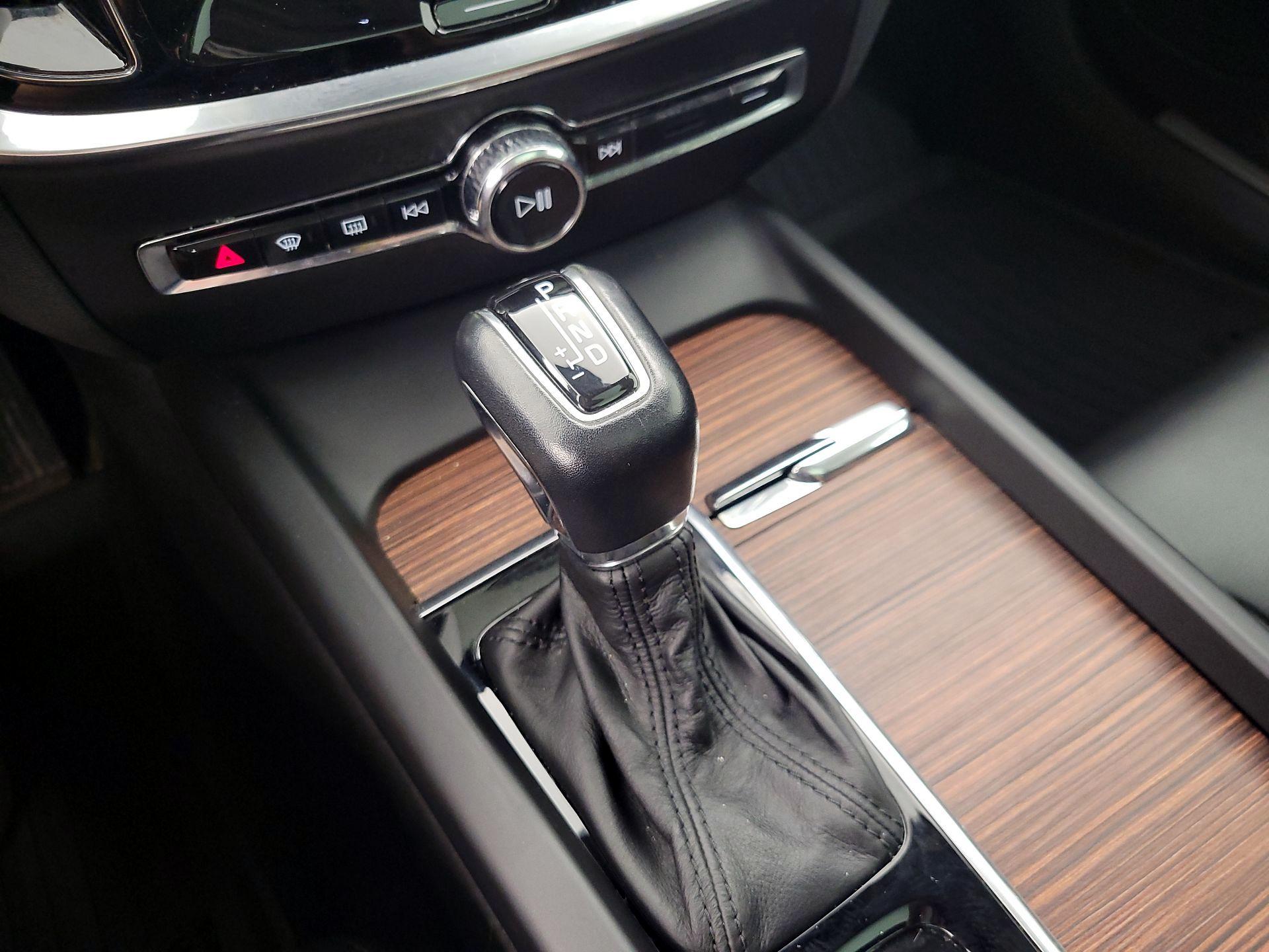 Thumbnail: 2020 Volvo S60 - 17