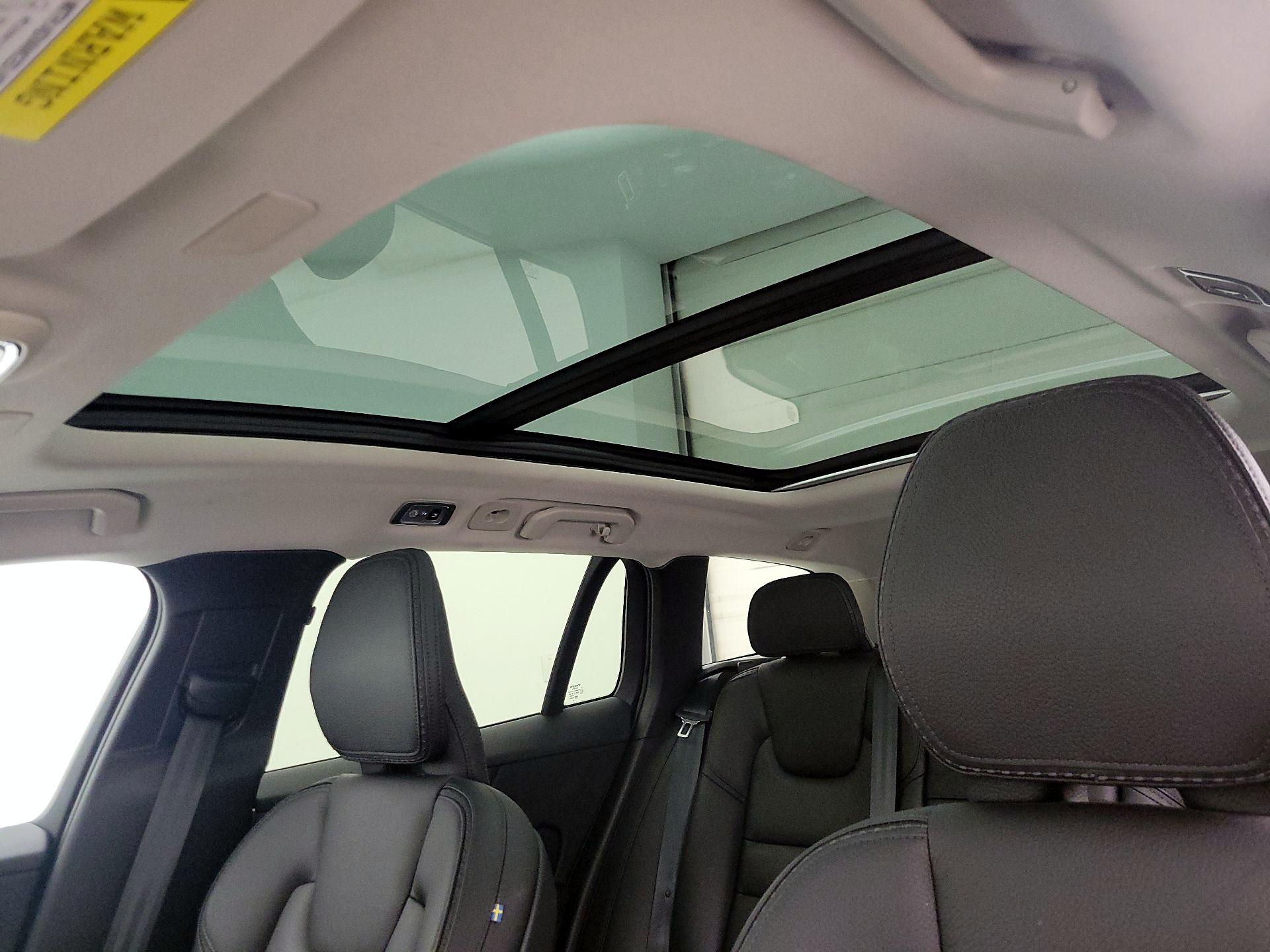 Thumbnail: 2020 Volvo S60 - 19