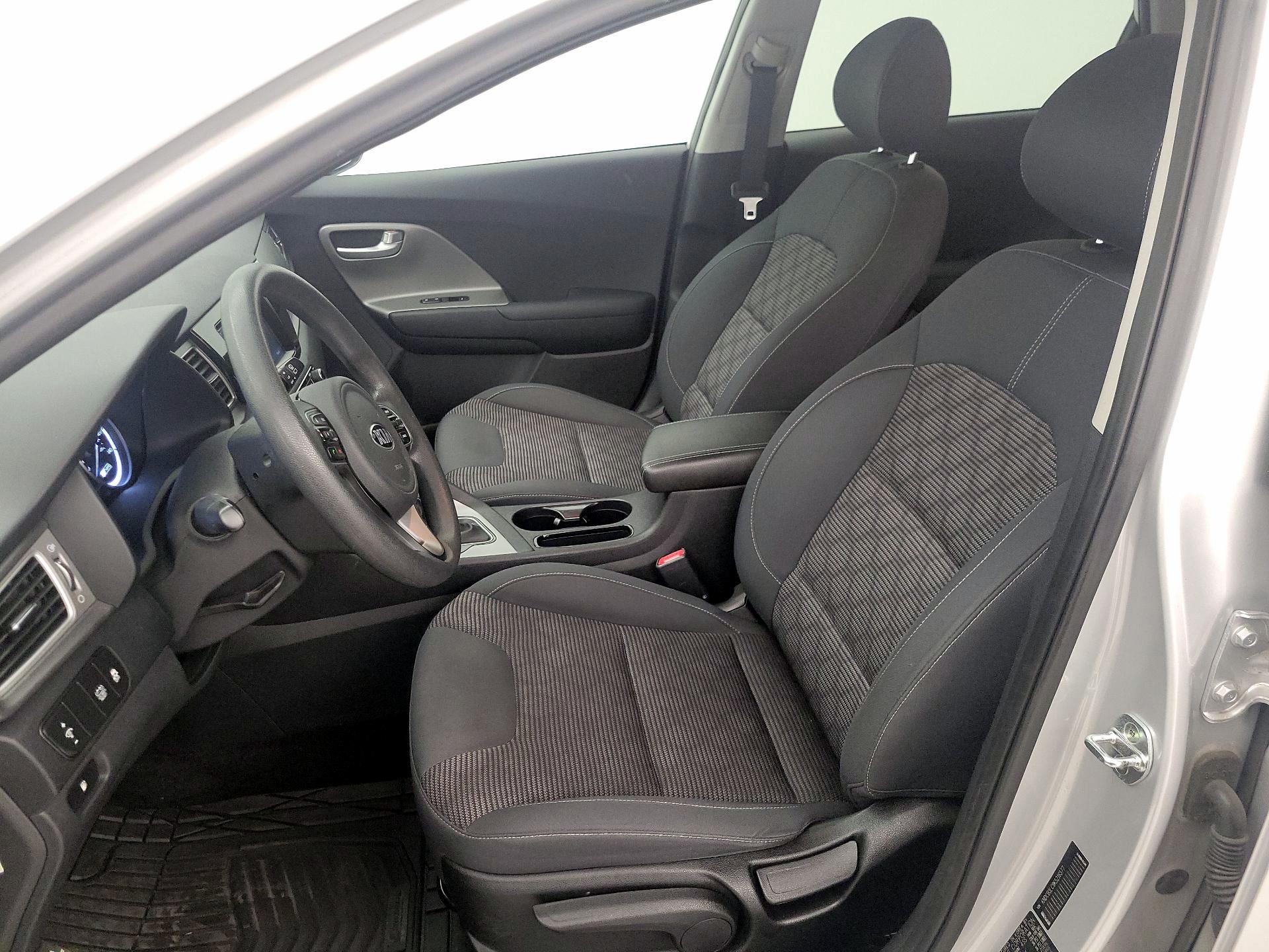 Thumbnail: 2019 Kia Niro - 11