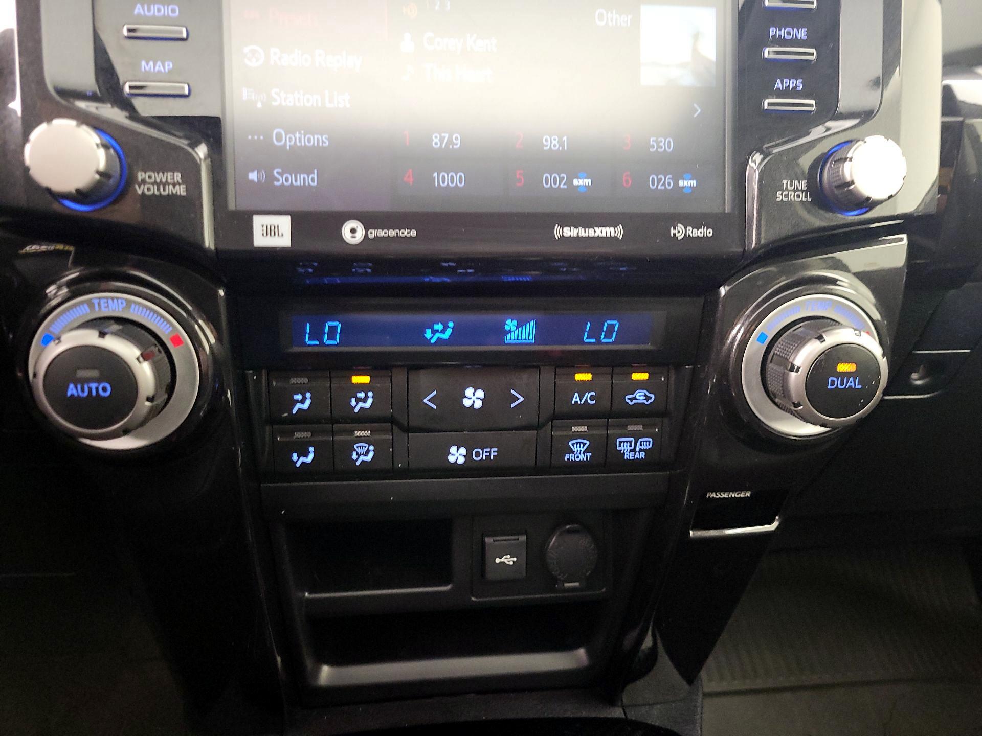 Thumbnail: 2020 Toyota 4Runner - 17