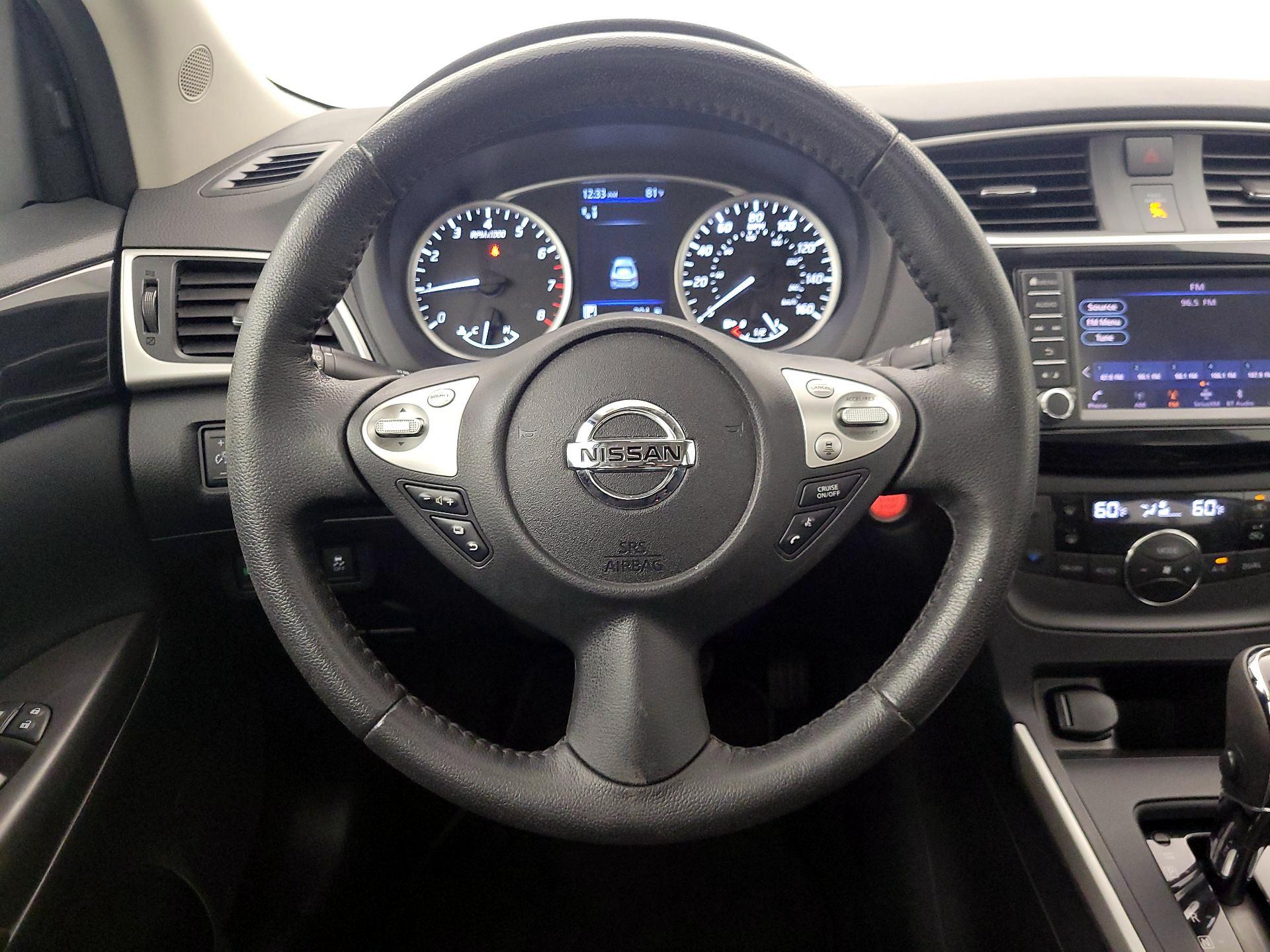 Thumbnail: 2019 Nissan Sentra - 10