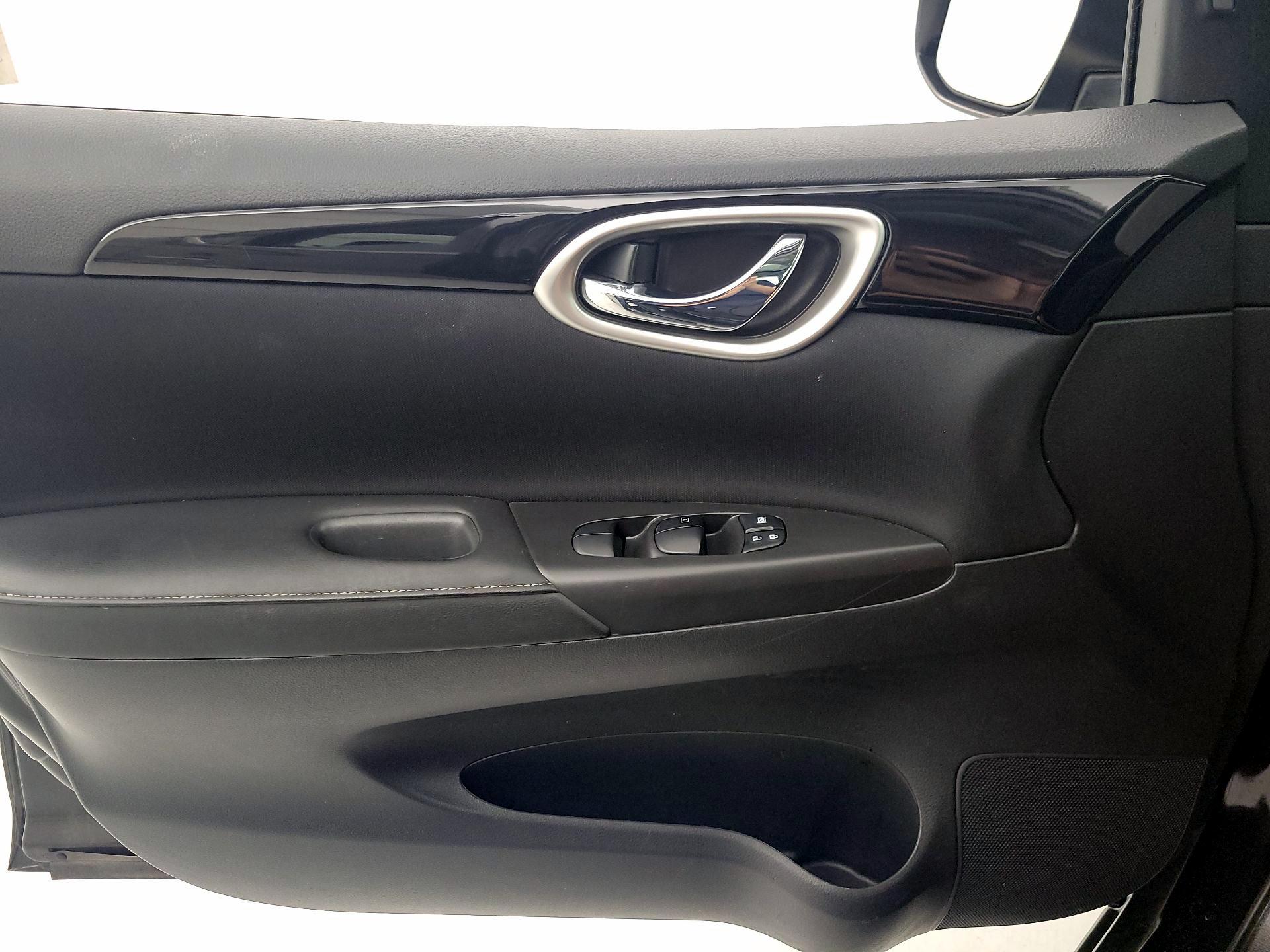 Thumbnail: 2019 Nissan Sentra - 12