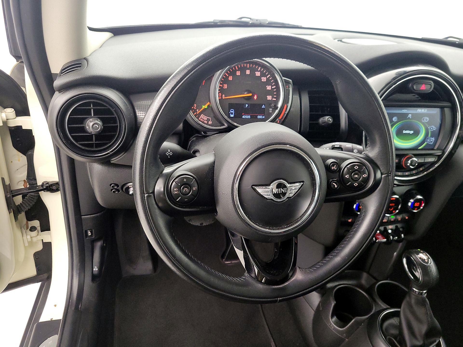 Thumbnail: 2018 MINI Cooper Hardtop - 10