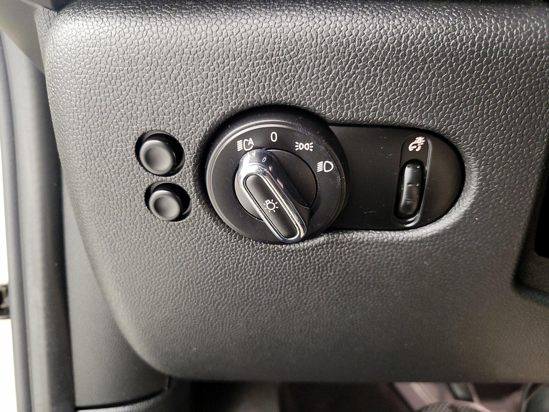 Thumbnail: 2018 MINI Cooper Hardtop - 13