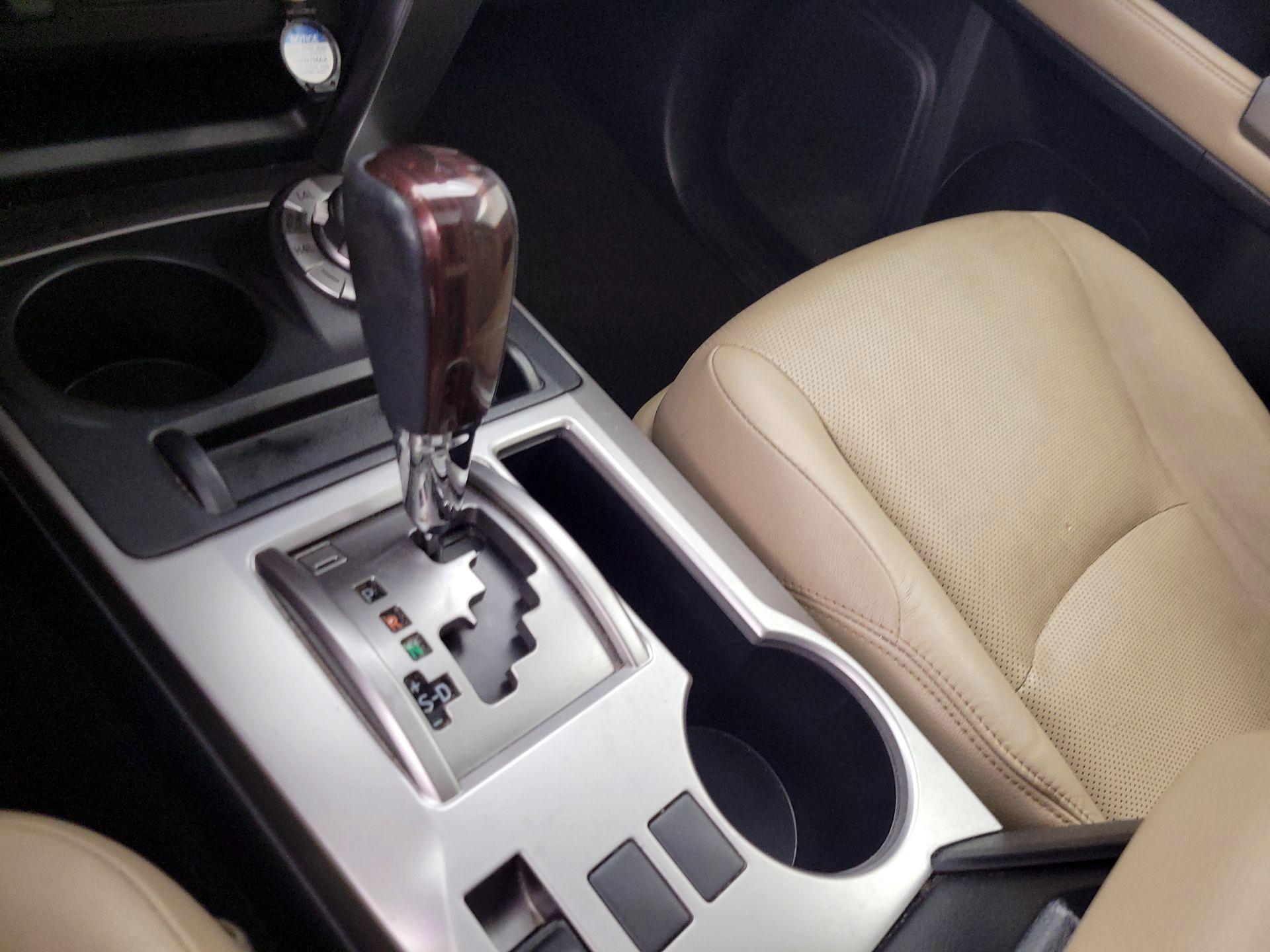 Thumbnail: 2014 Toyota 4Runner - 18