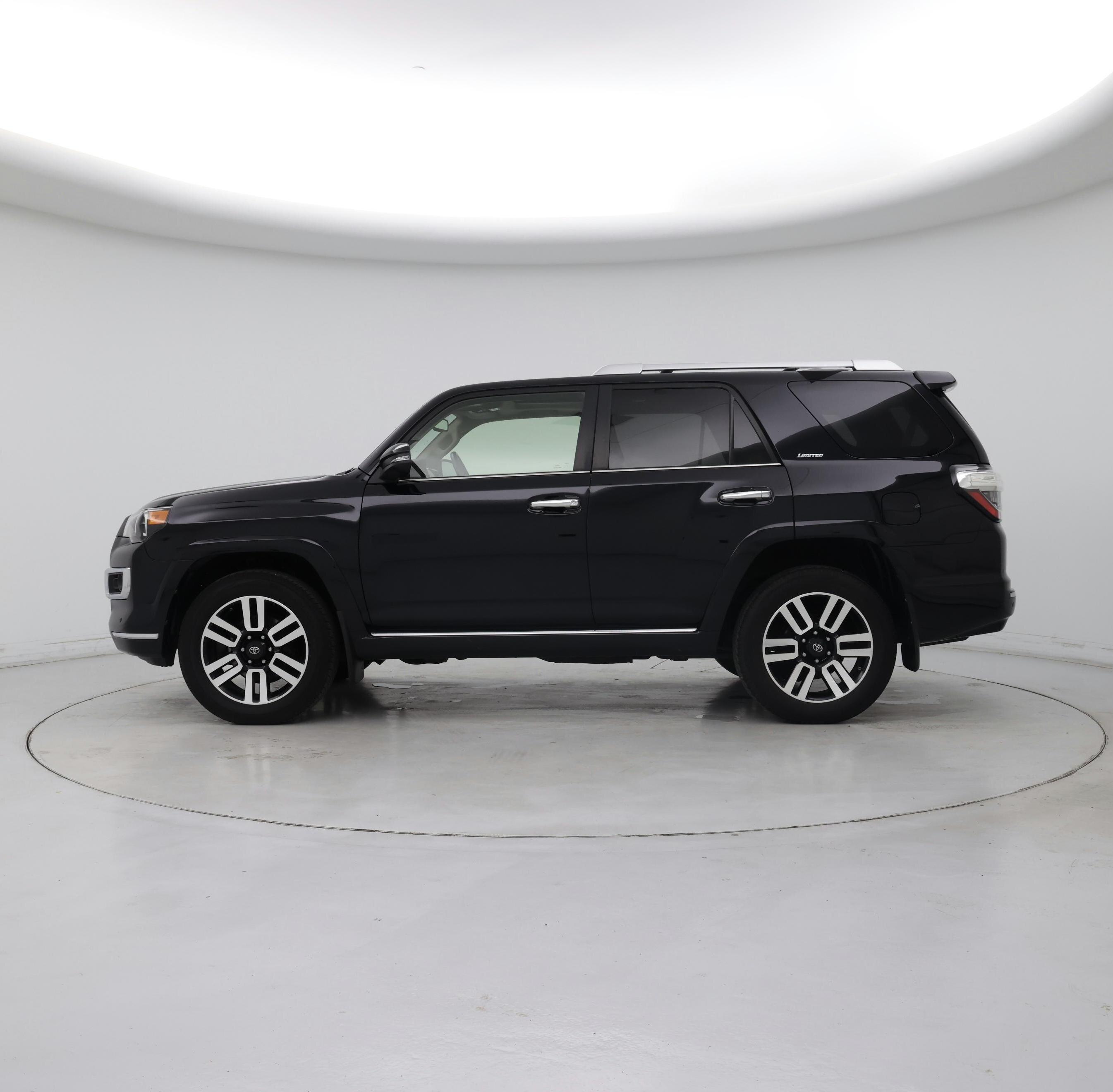 Thumbnail: 2014 Toyota 4Runner - 3