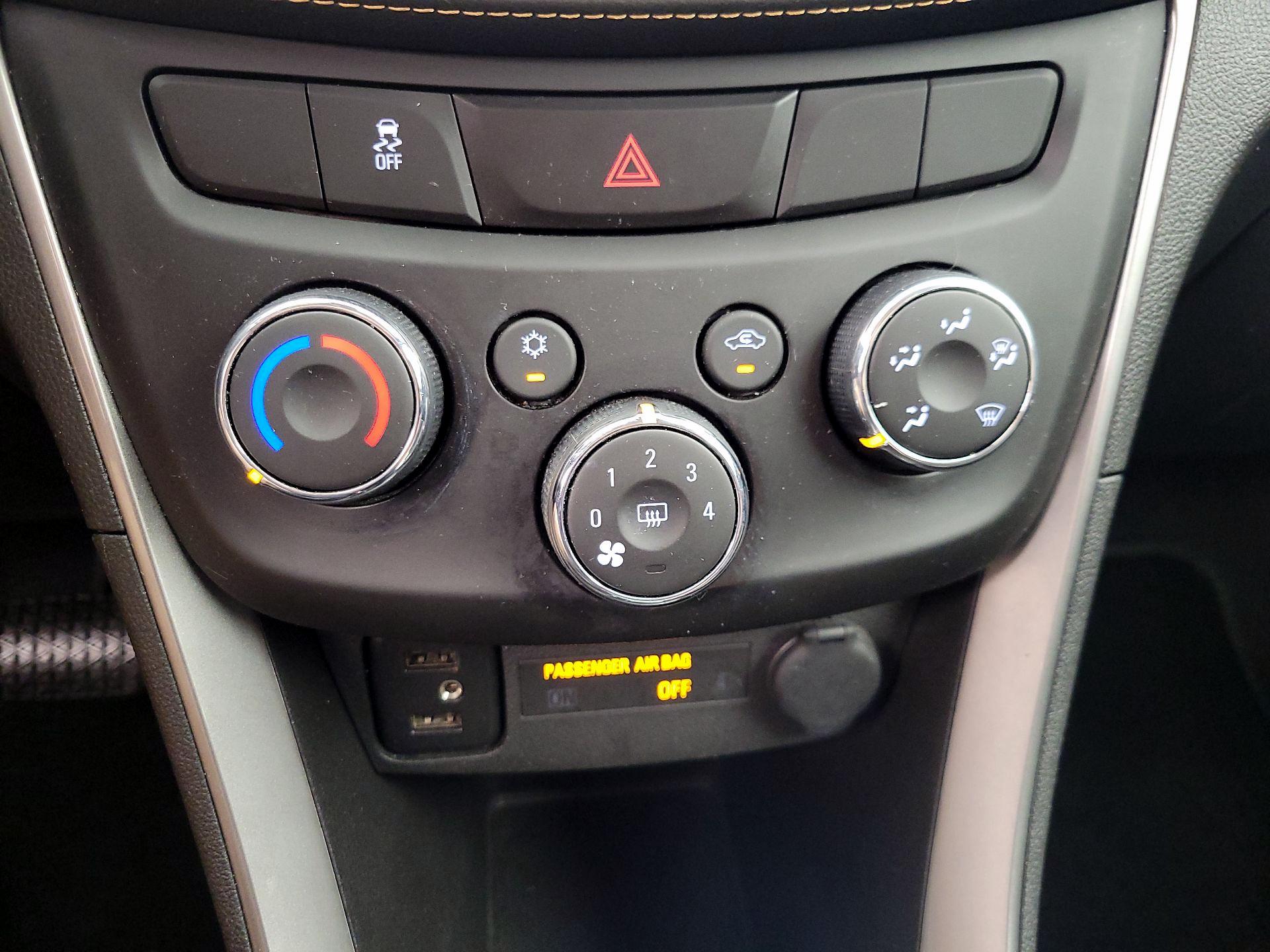 Thumbnail: 2018 Chevrolet Trax - 16
