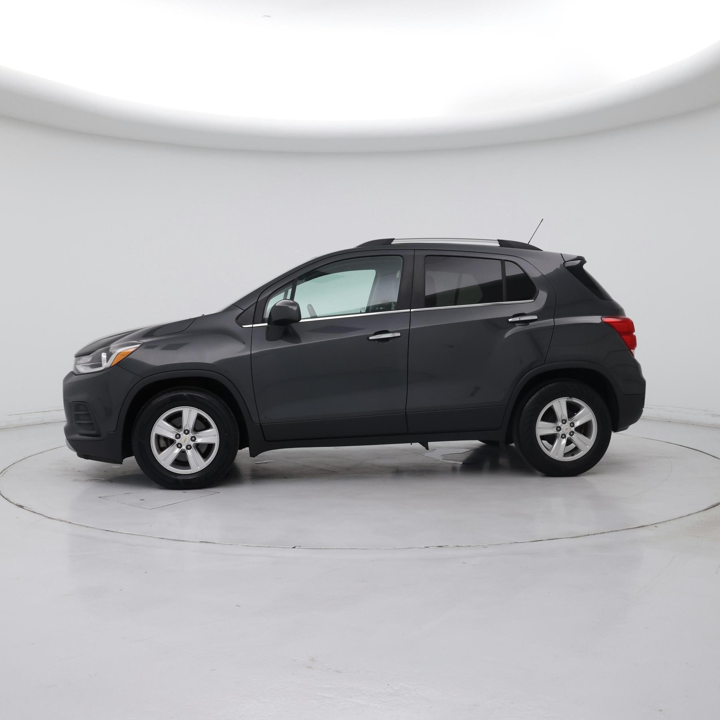 Thumbnail: 2018 Chevrolet Trax - 3