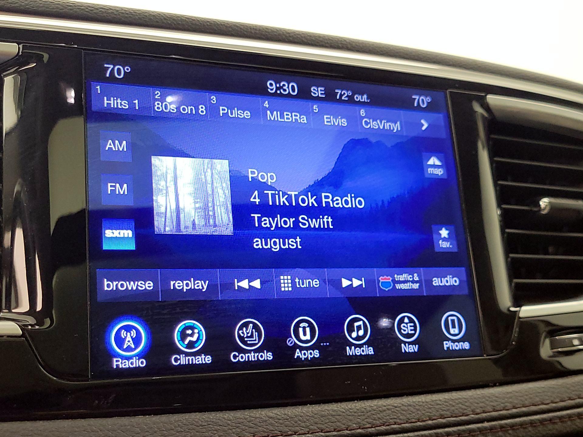 Thumbnail: 2017 Chrysler Pacifica - 15