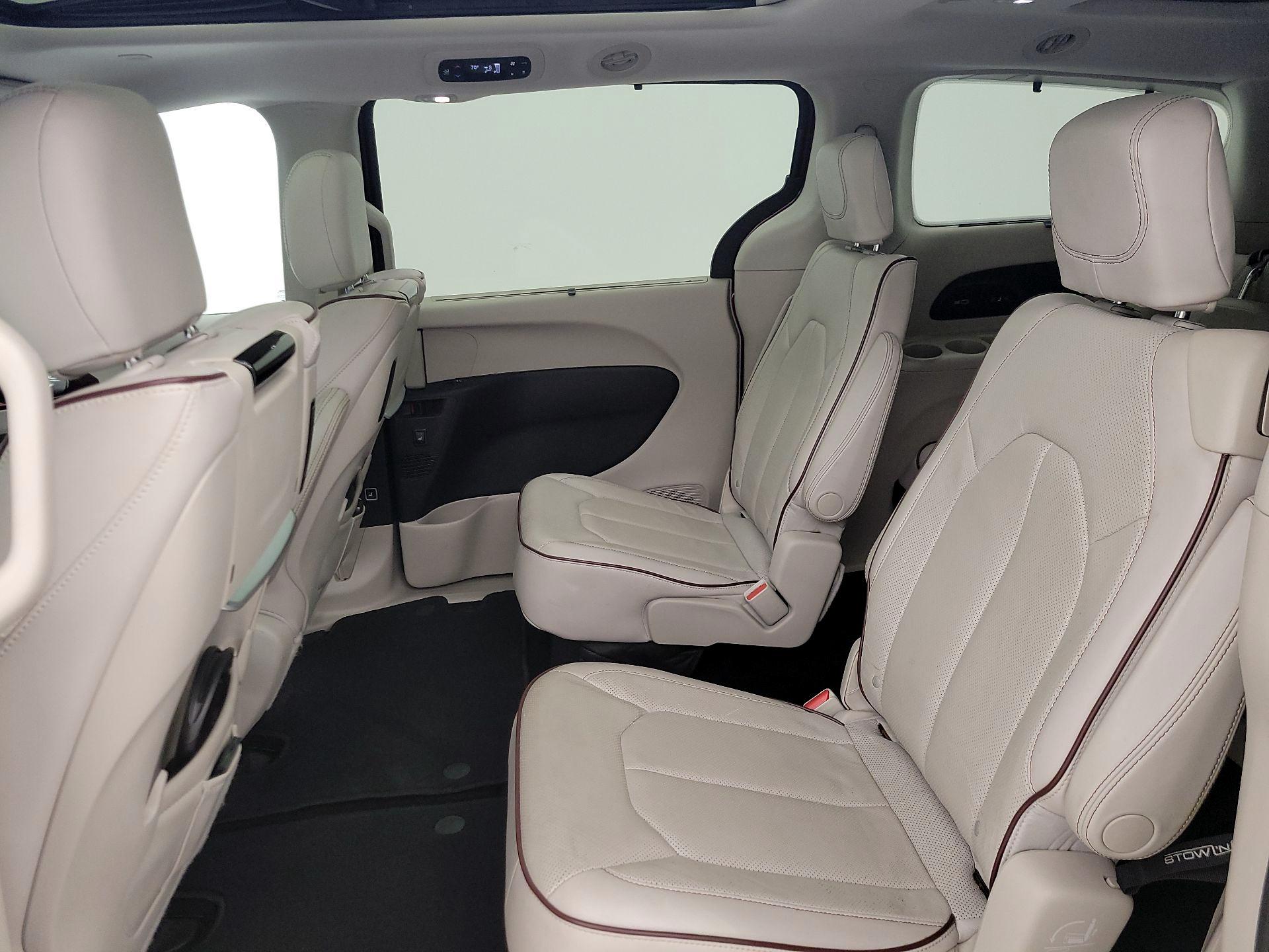 Thumbnail: 2017 Chrysler Pacifica - 20