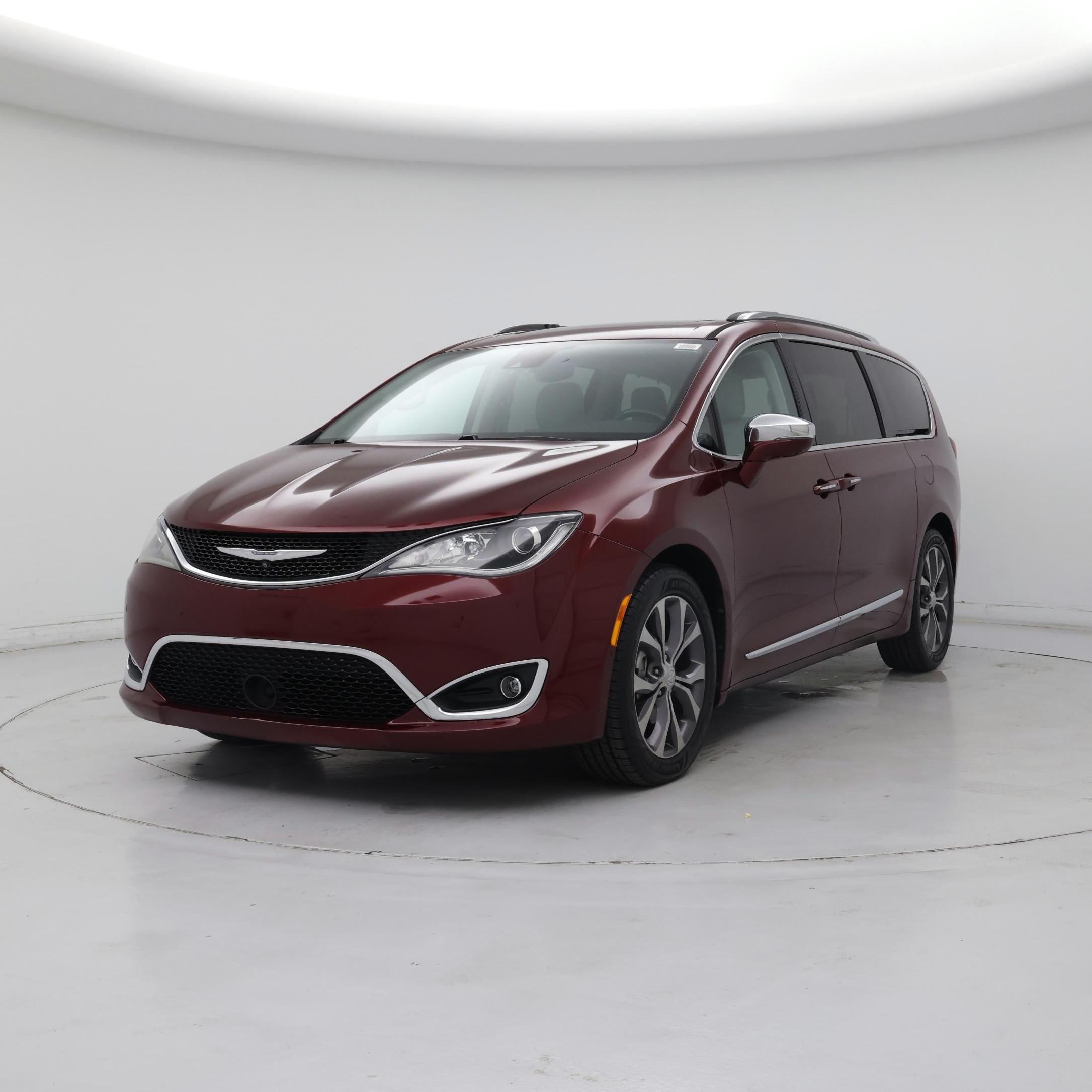 Thumbnail: 2017 Chrysler Pacifica - 4