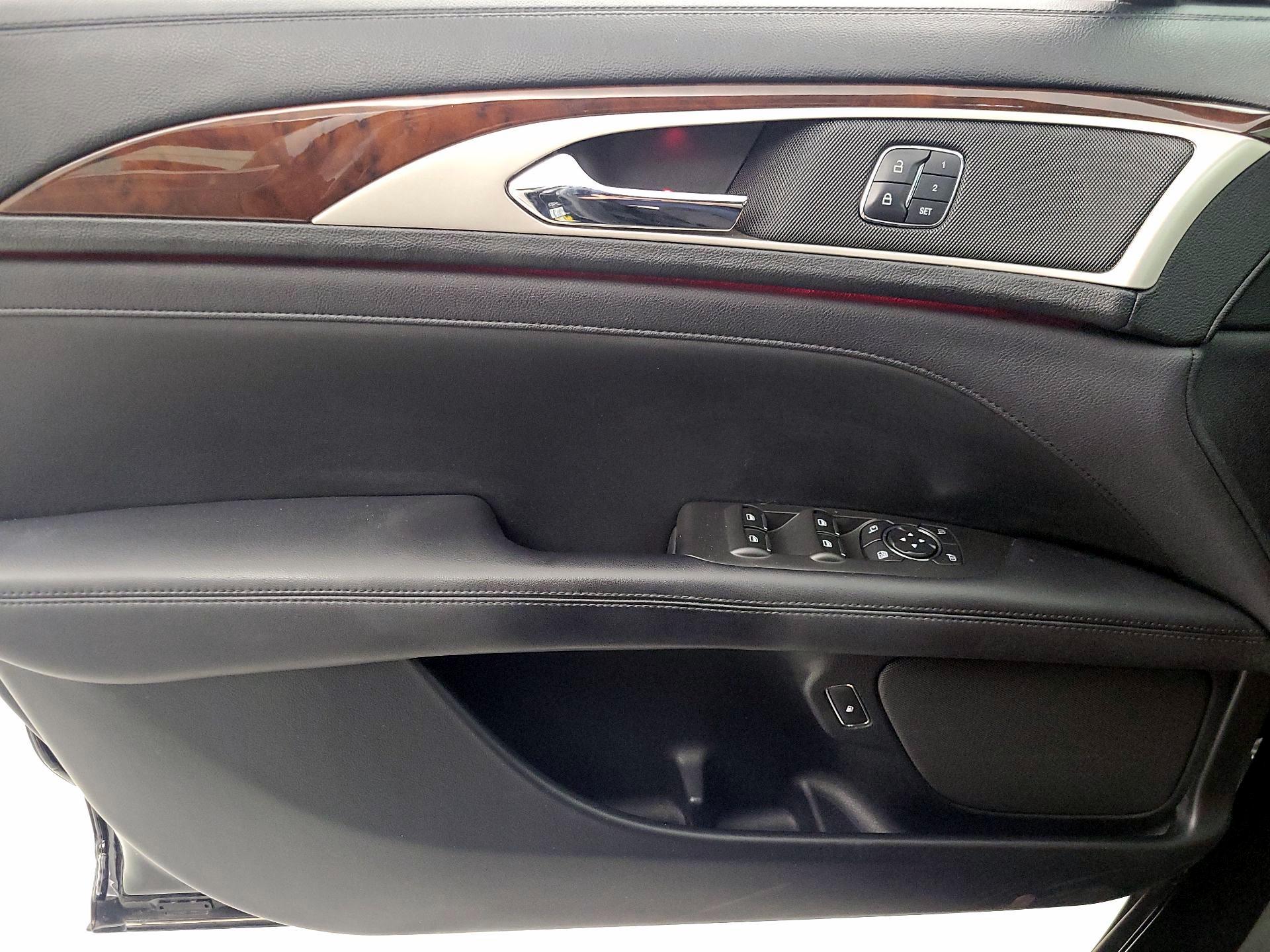 Thumbnail: 2018 Lincoln MKZ - 12