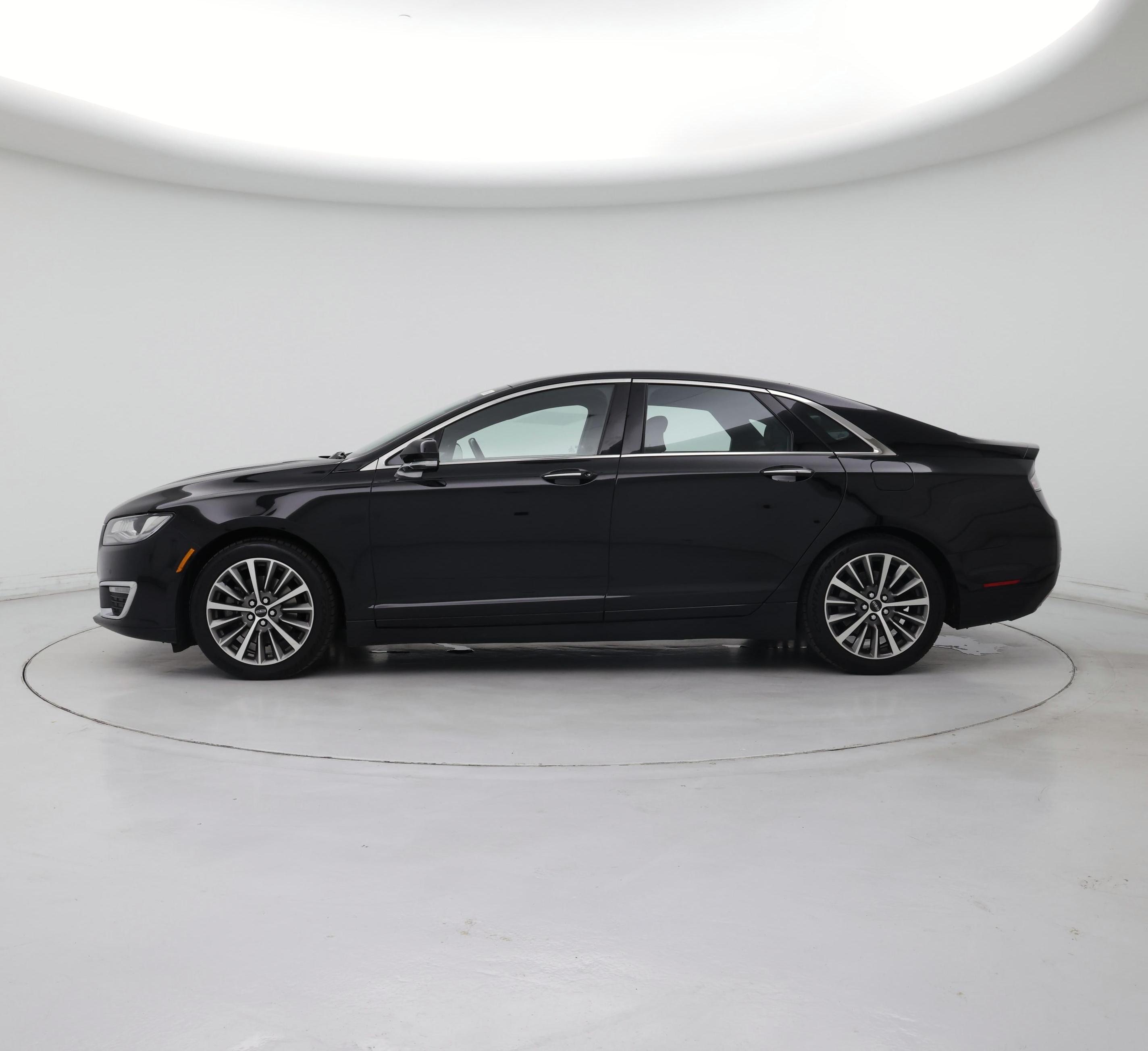 Thumbnail: 2018 Lincoln MKZ - 3