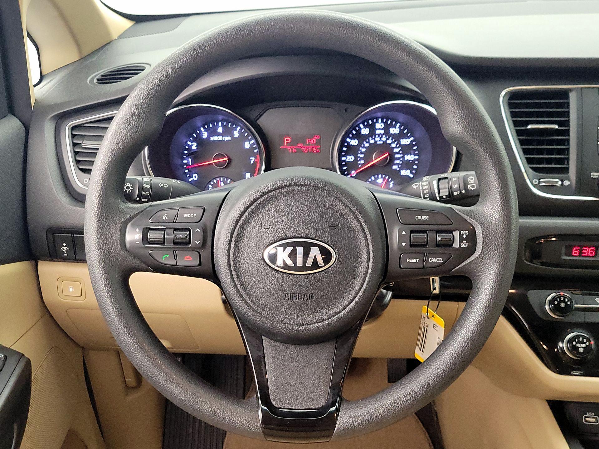 Thumbnail: 2017 Kia Sedona - 10