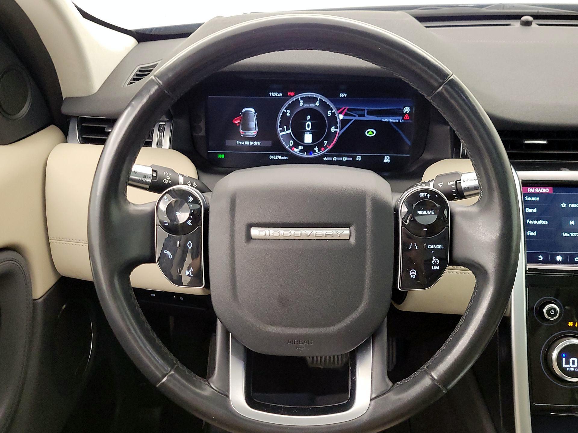 Thumbnail: 2020 Land Rover Discovery Sport - 10