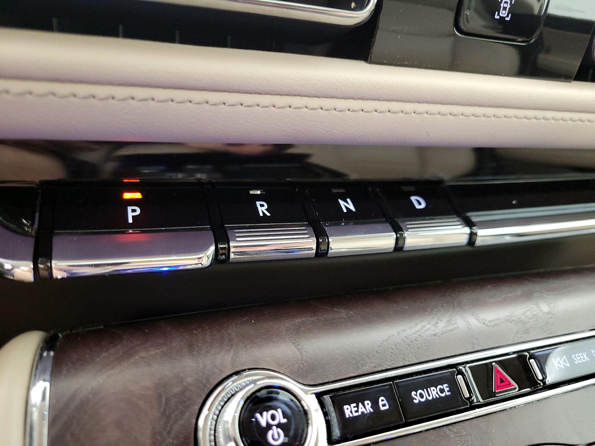 Thumbnail: 2023 Lincoln Aviator - 18
