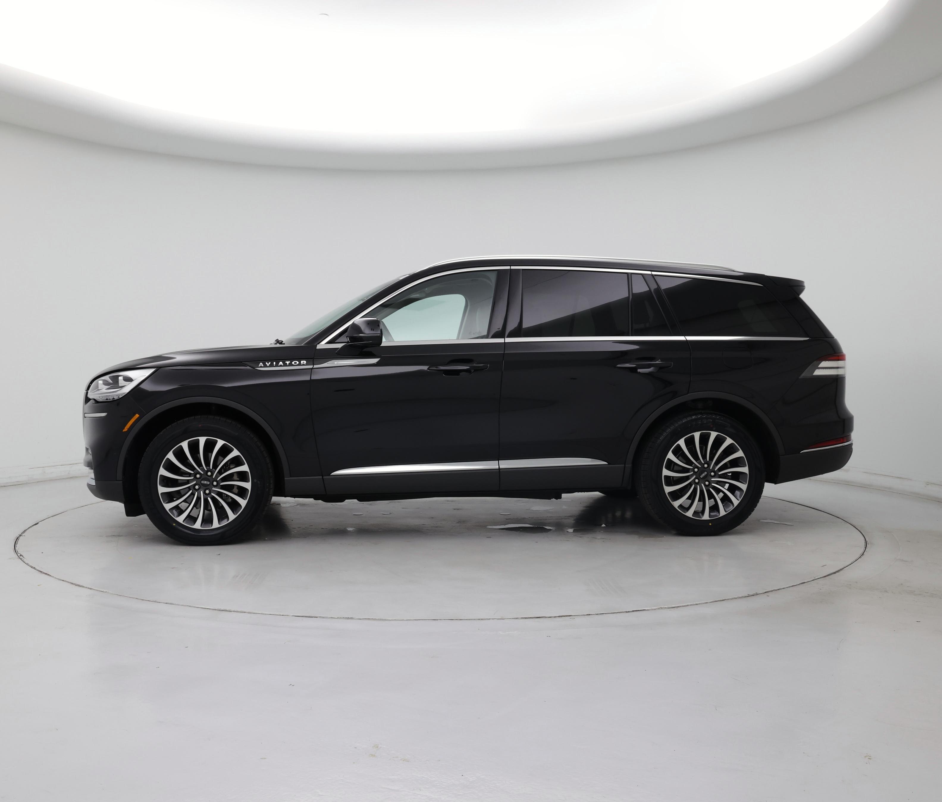 Thumbnail: 2023 Lincoln Aviator - 3