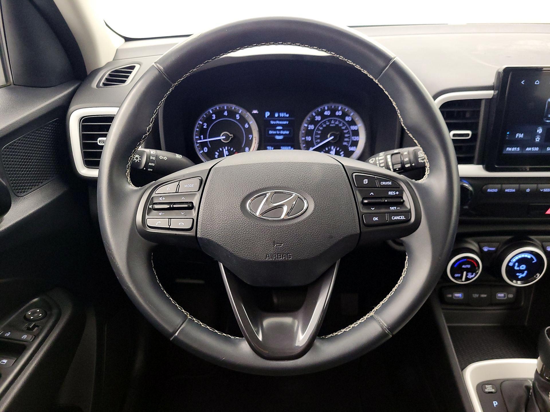 Thumbnail: 2022 Hyundai Venue - 10