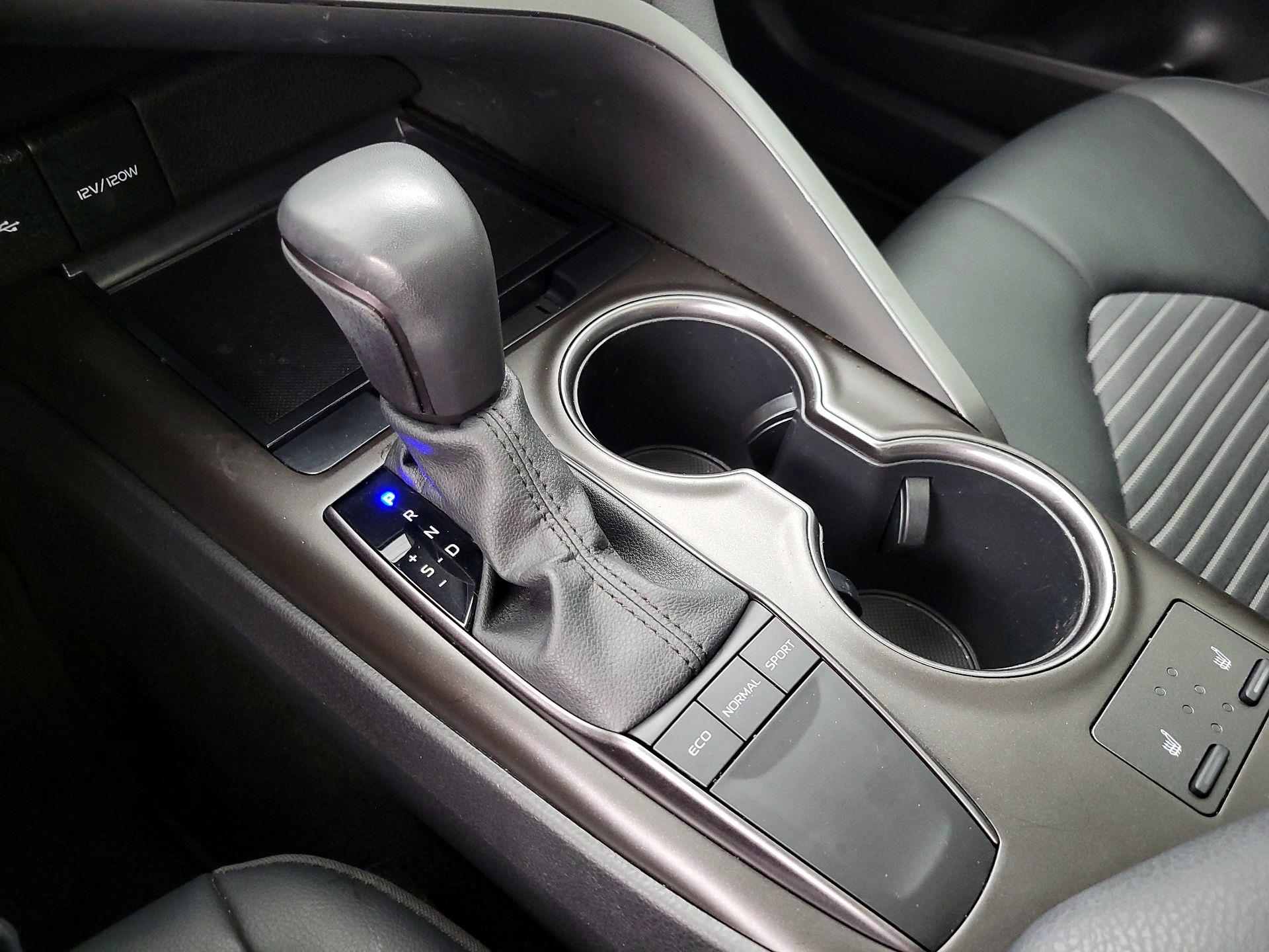 Thumbnail: 2022 Toyota Camry - 17